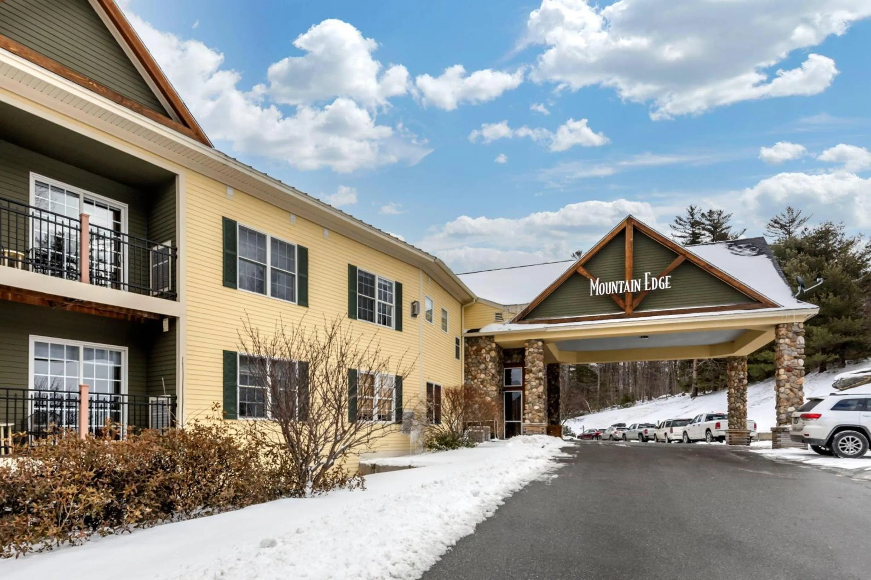 Property building in Mountain Edge Suites at Sunapee, an Ascend Collection Hotel