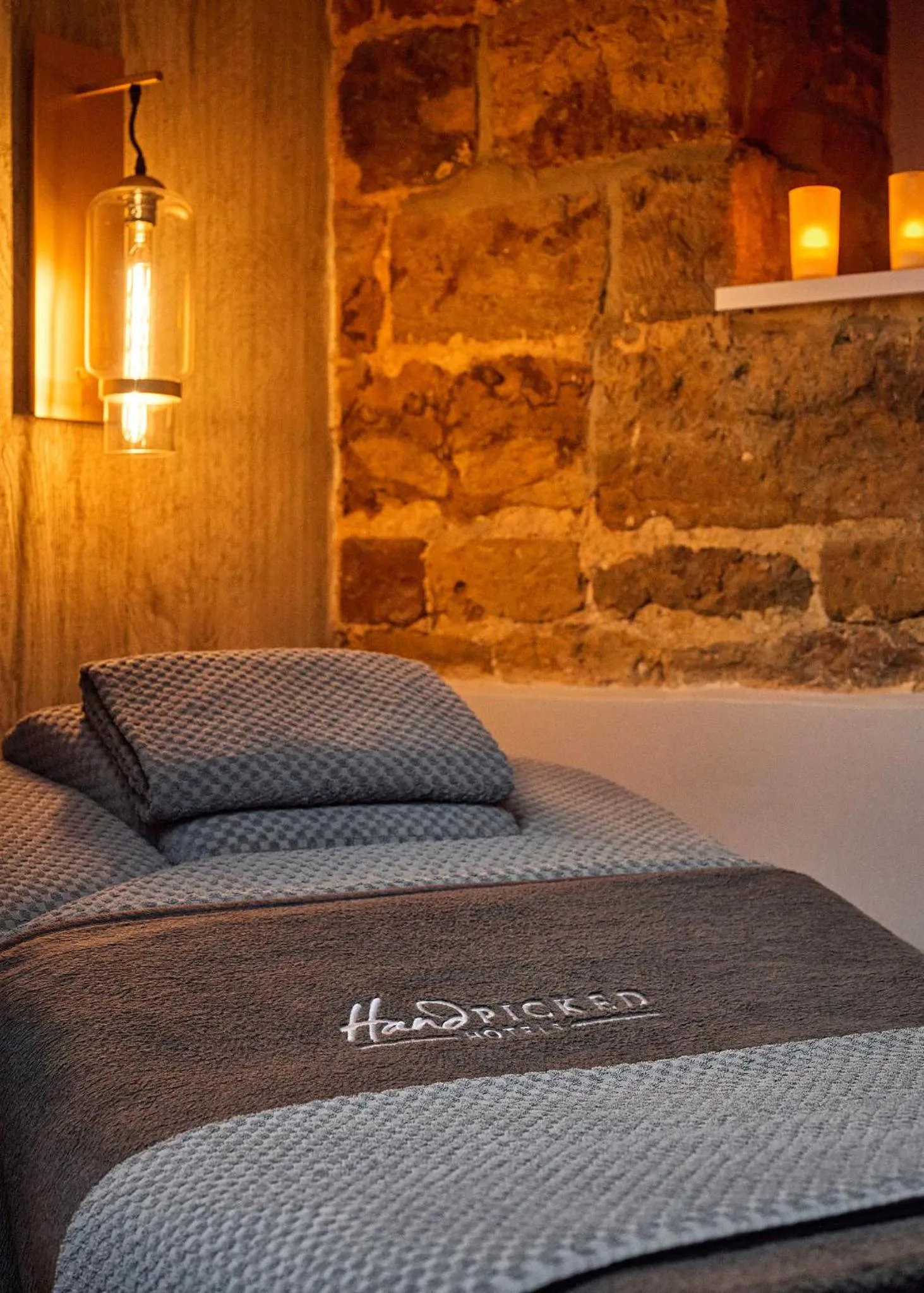 Spa and wellness centre/facilities, Bed in Fawsley Hall Hotel