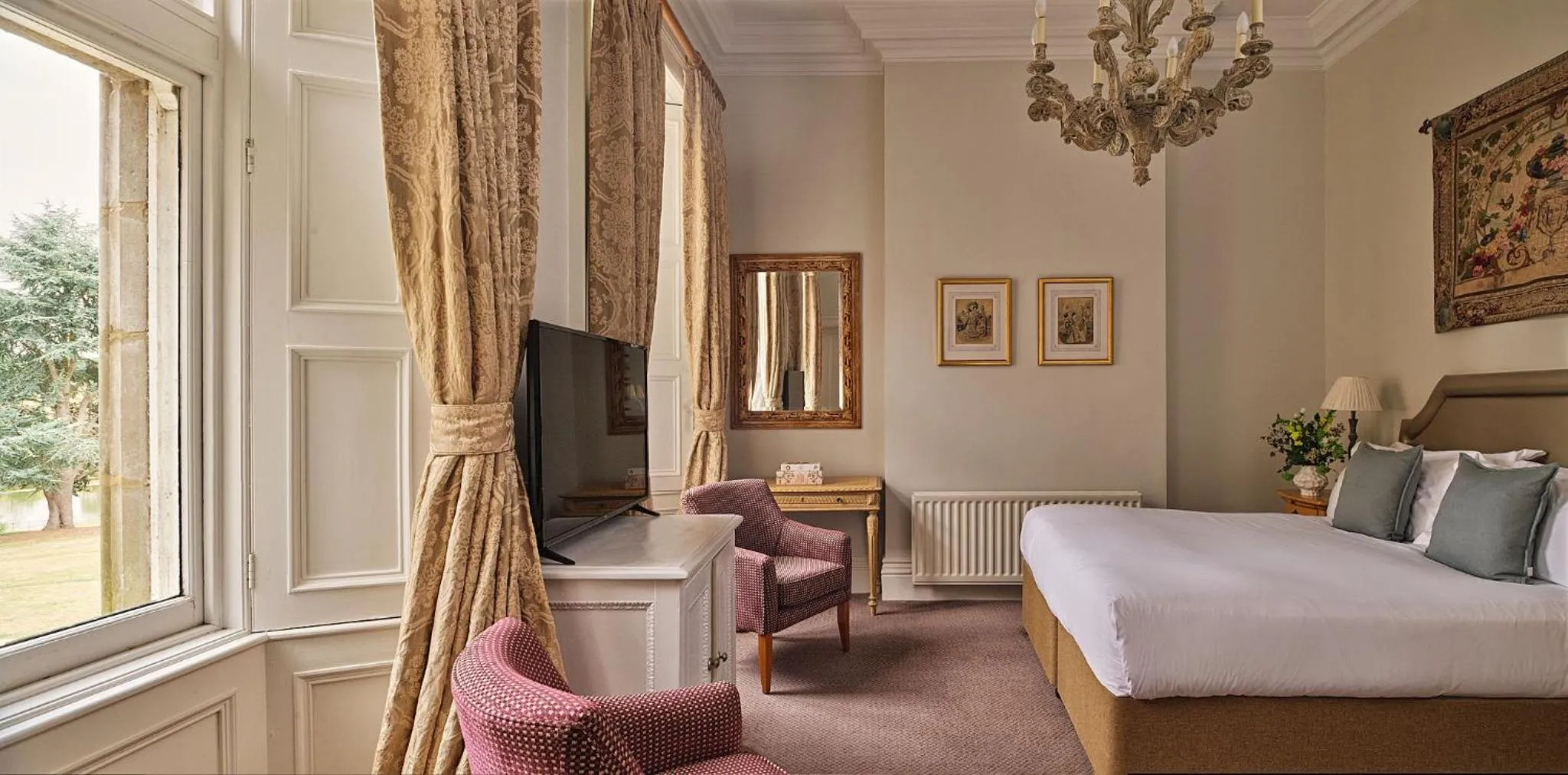 Bedroom, Bed in Fawsley Hall Hotel