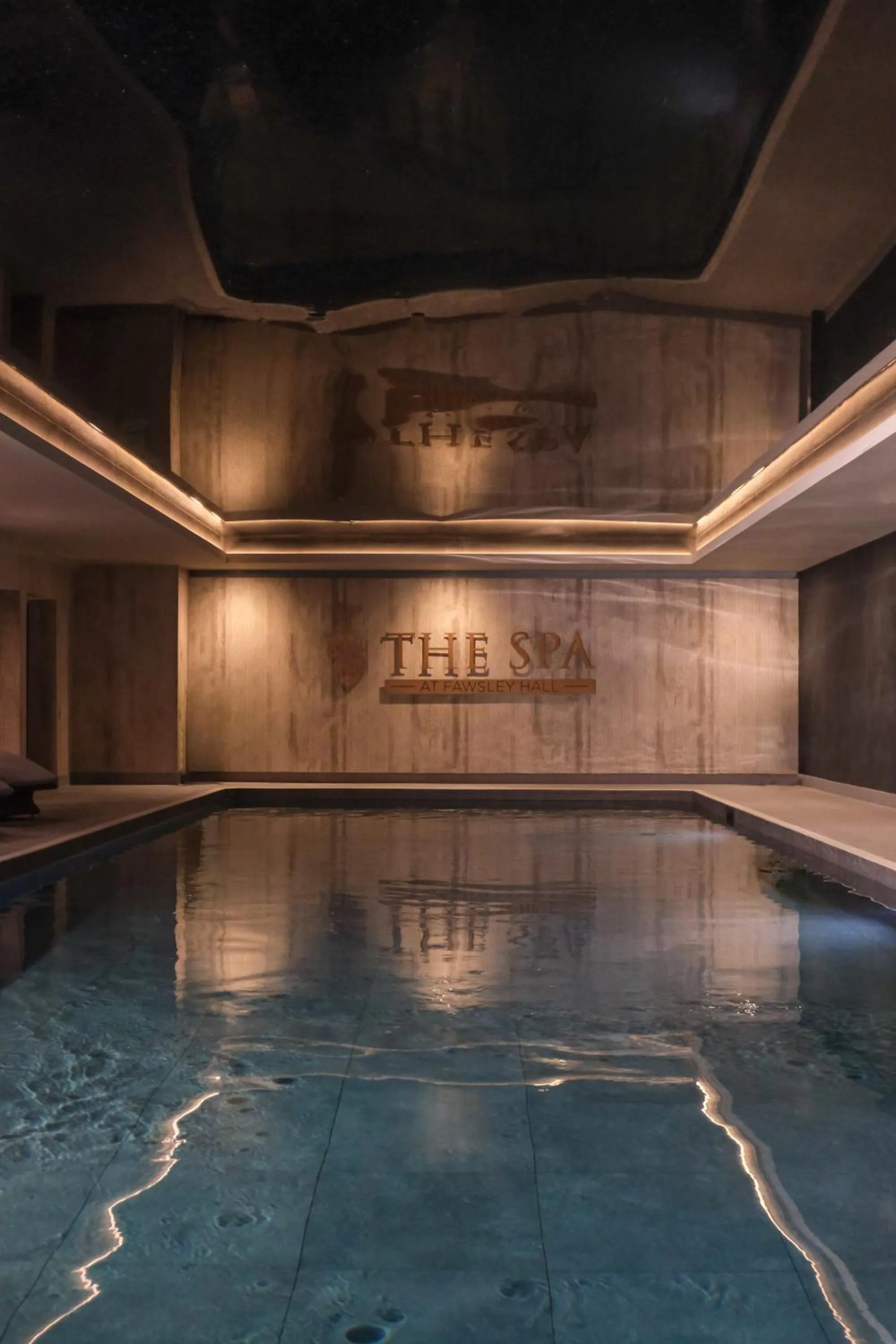 Swimming pool in Fawsley Hall Hotel