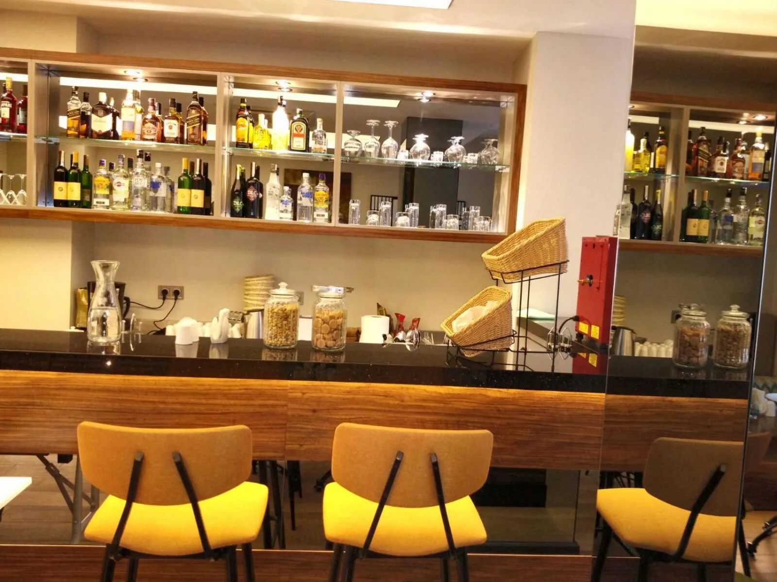 Lounge or bar in The White Orient Hotel