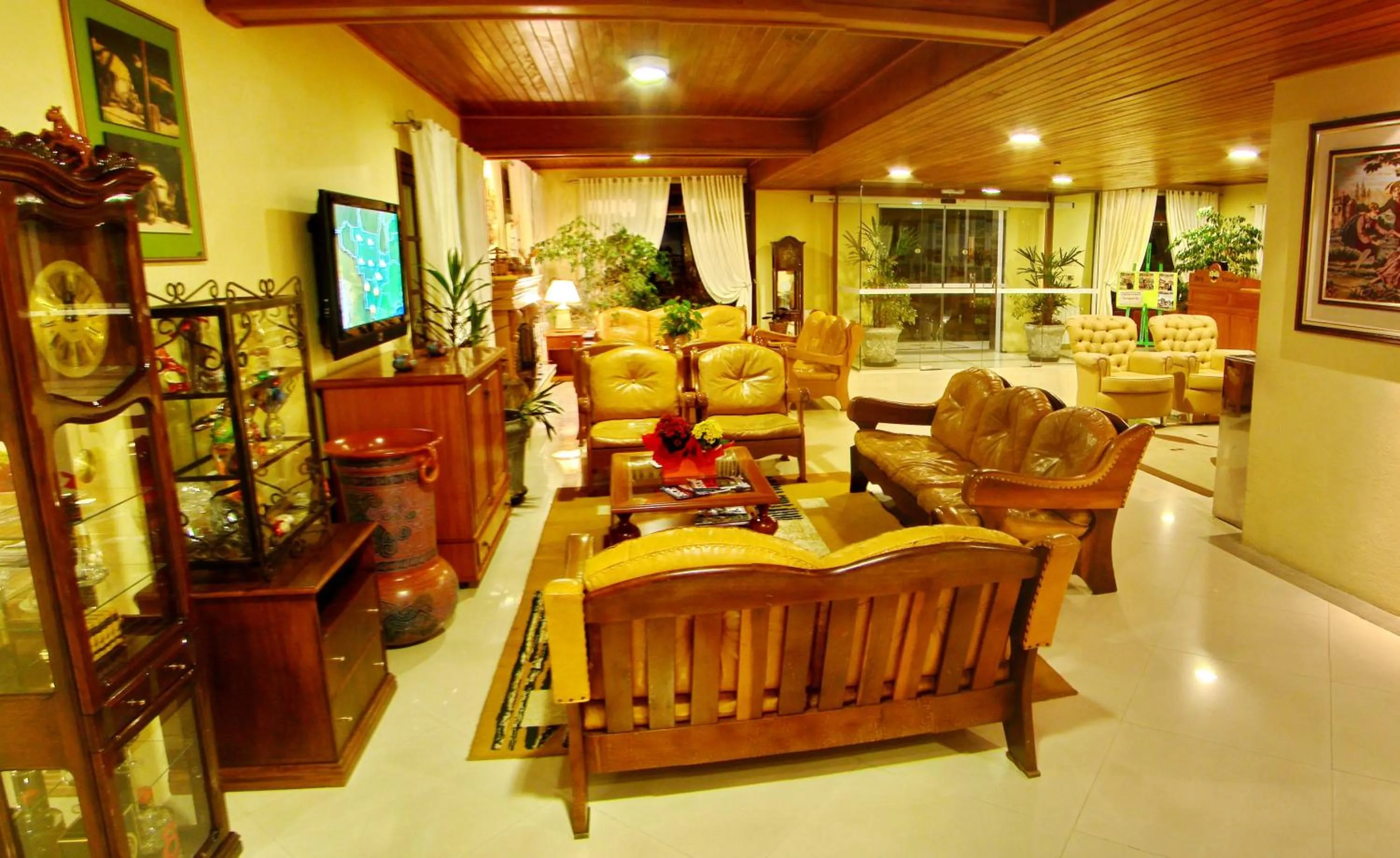 Communal lounge/ TV room in Hotel Sky Gramado