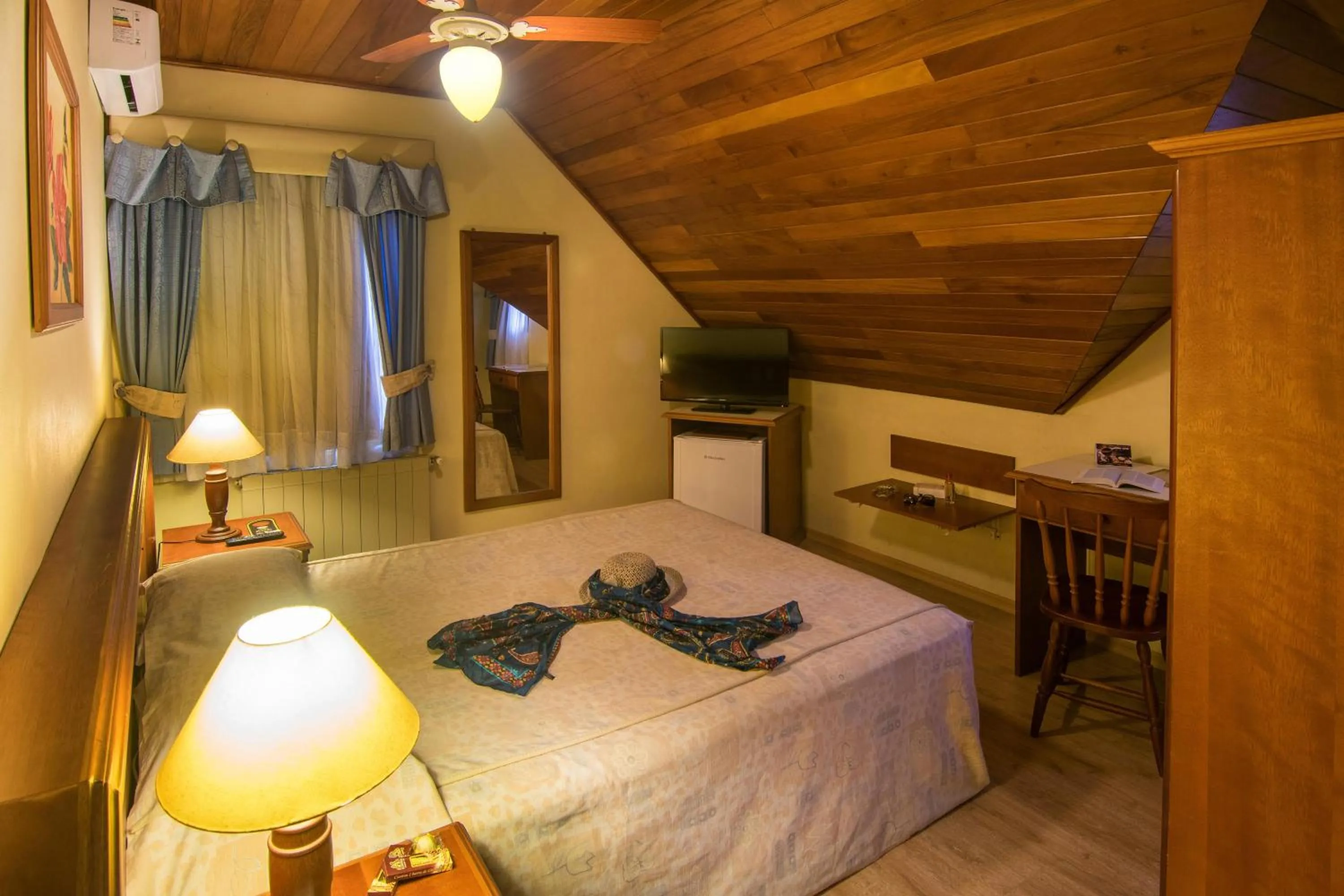 Bedroom, Bed in Hotel Sky Gramado