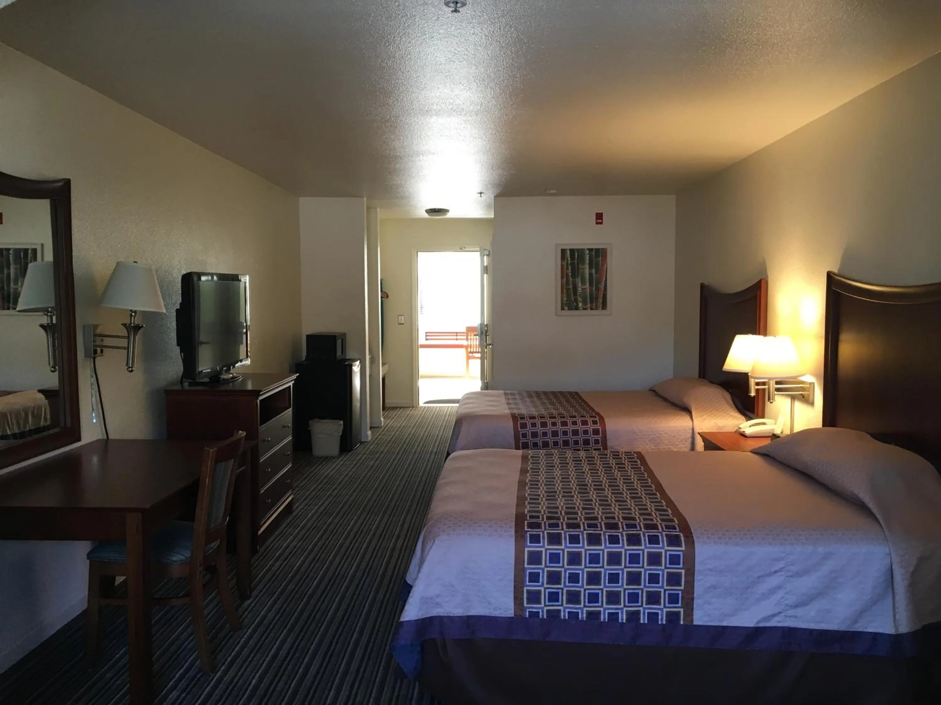 Photo of the whole room, Bed in Airport Inn