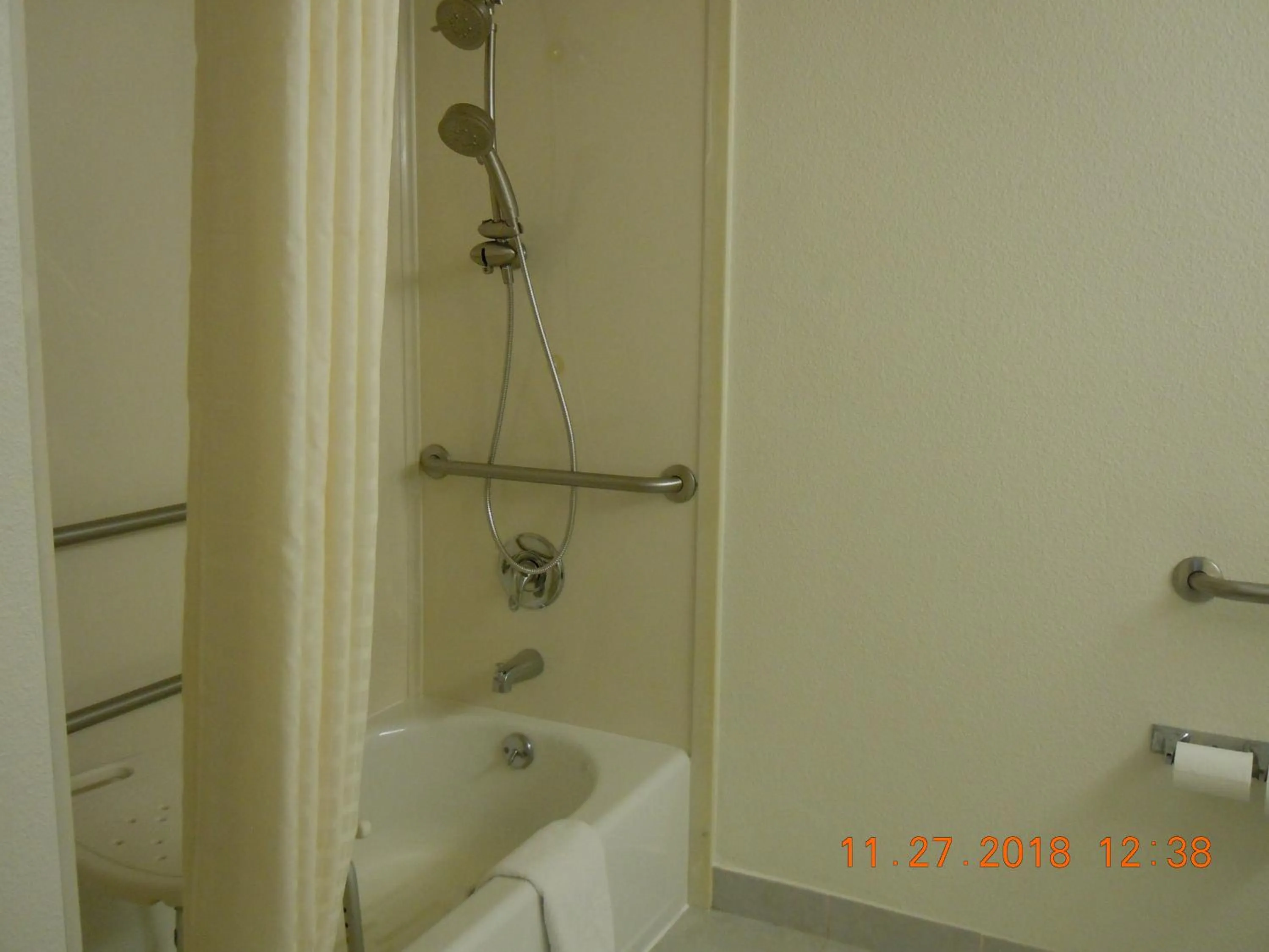 Bathroom in Airport Inn