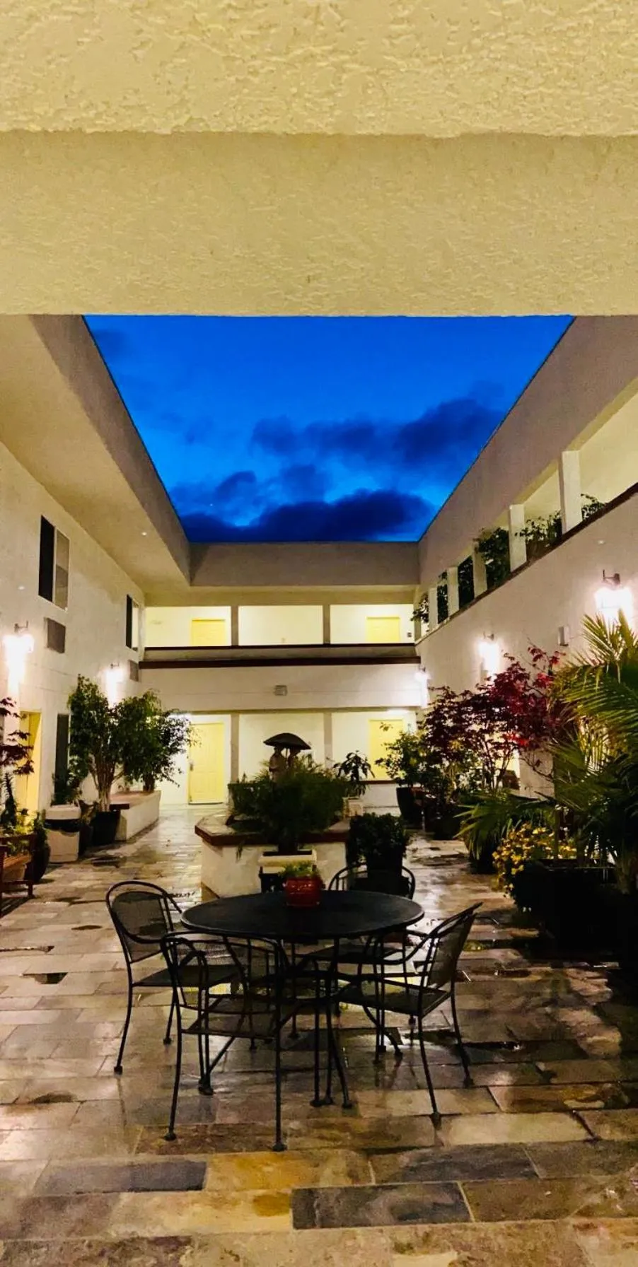 Patio in Airport Inn