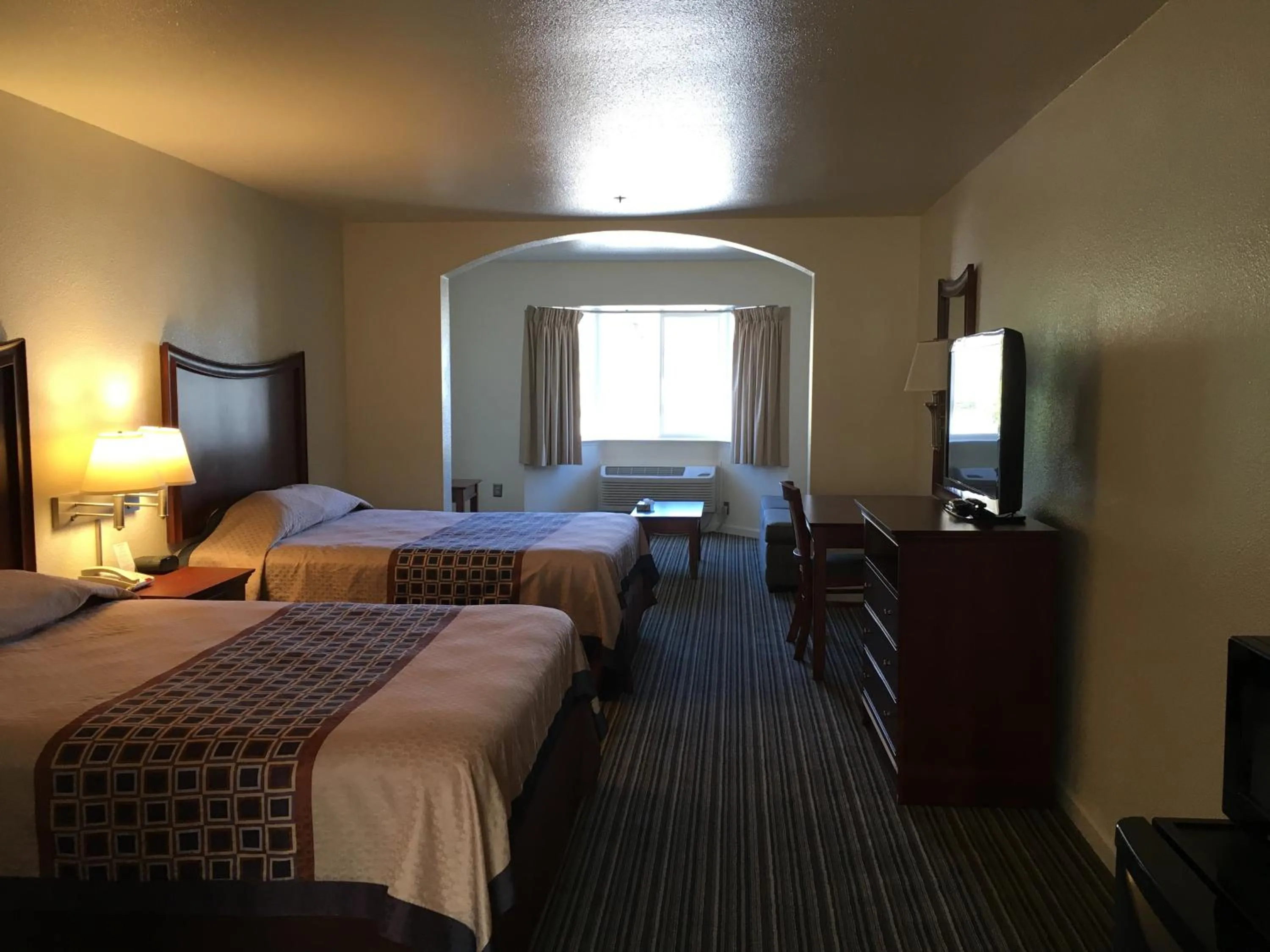 Decorative detail, Bed in Airport Inn