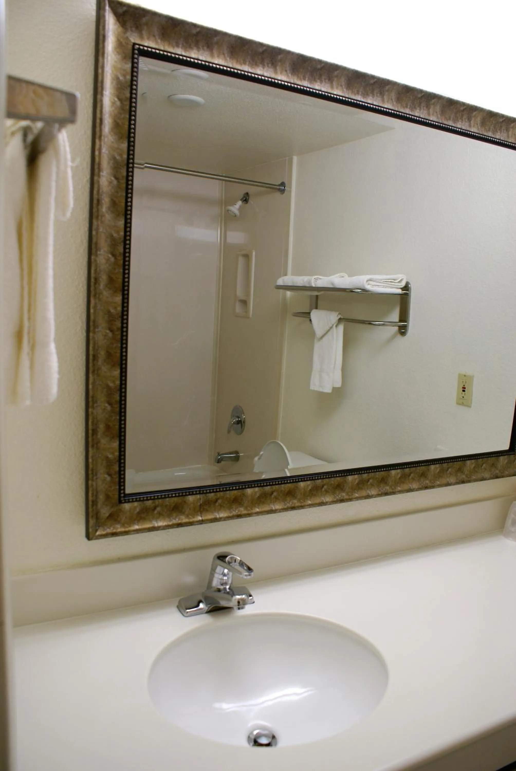 Bathroom in Airport Inn