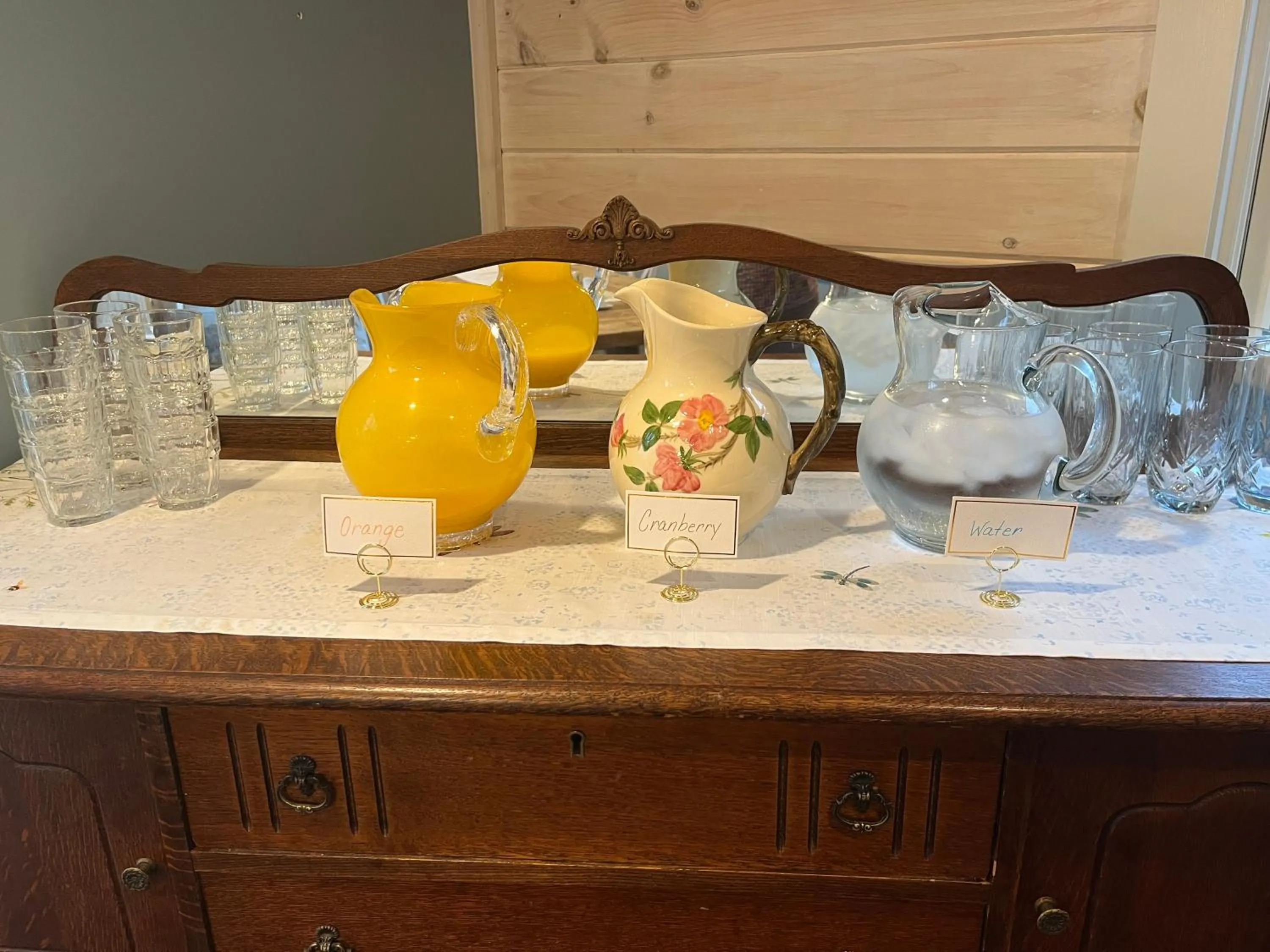 Breakfast in William's Grant Inn Bed and Breakfast