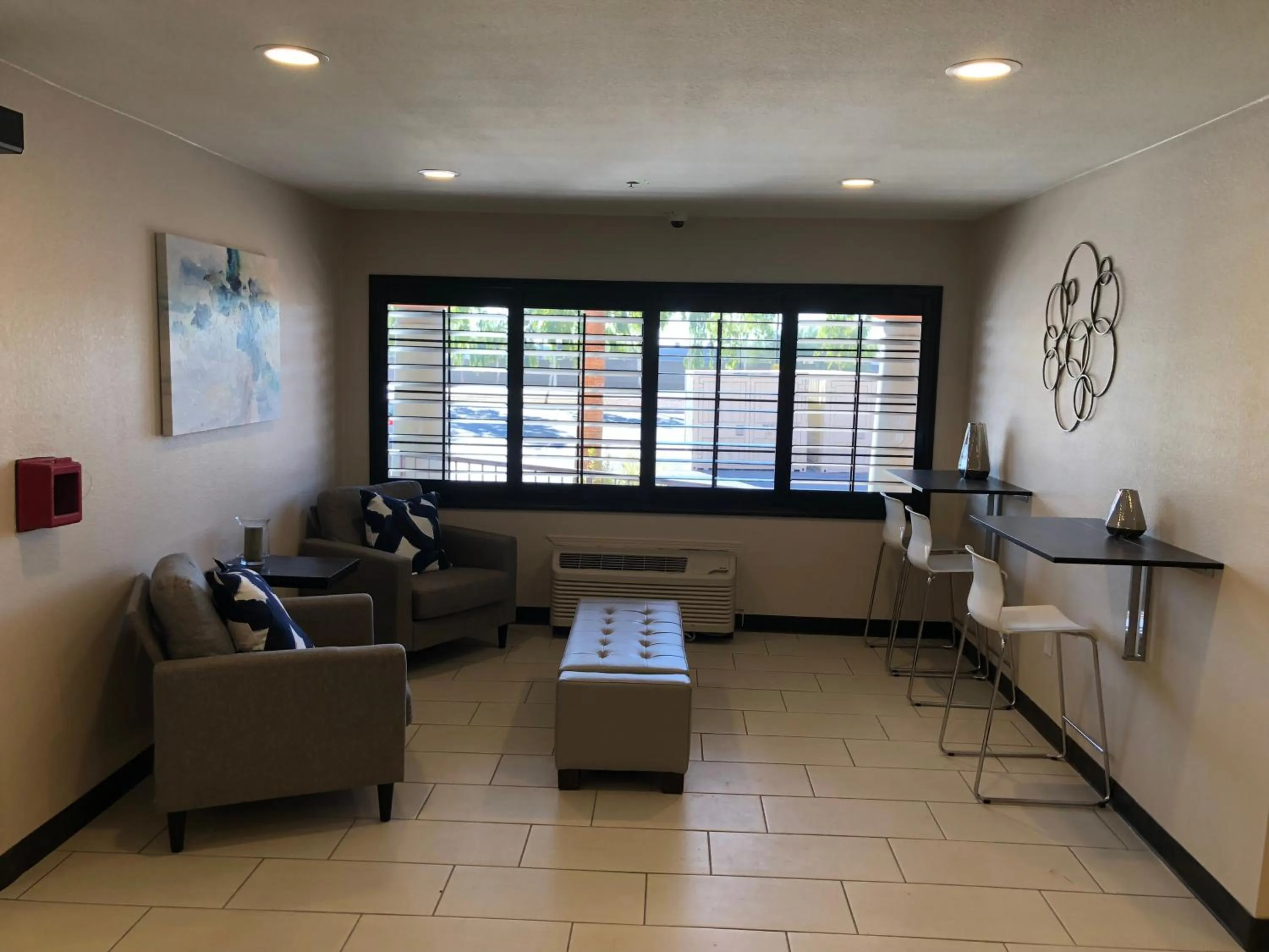 Lobby or reception in Baymont by Wyndham Phoenix I-10 near 51st Ave