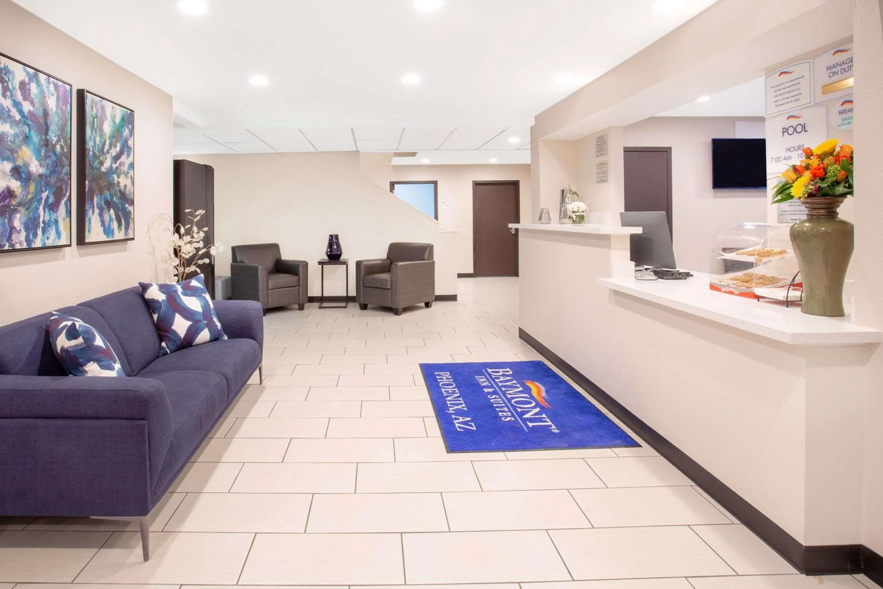 Lobby or reception in Baymont by Wyndham Phoenix I-10 near 51st Ave