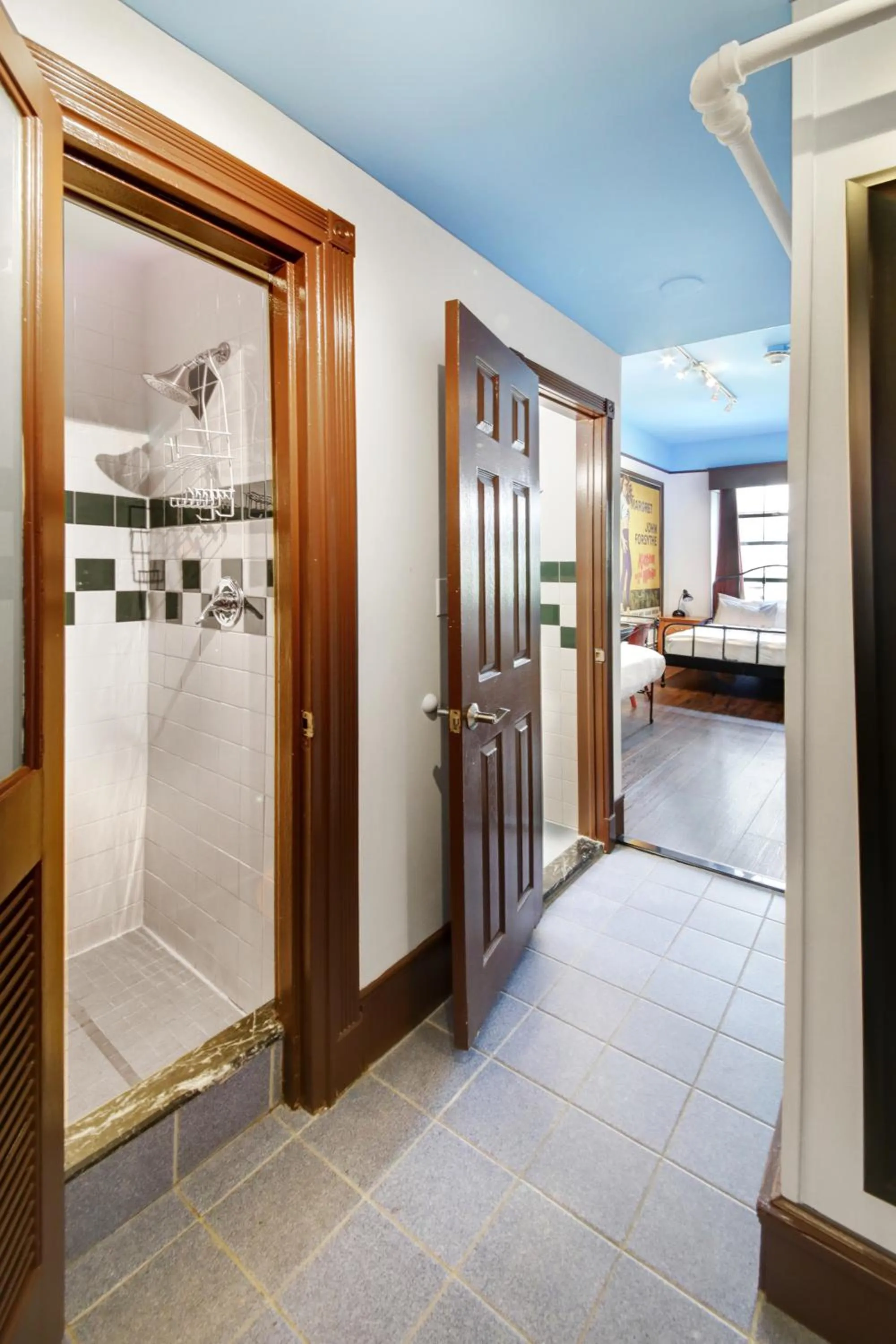 Bed in Chelsea Pines Inn