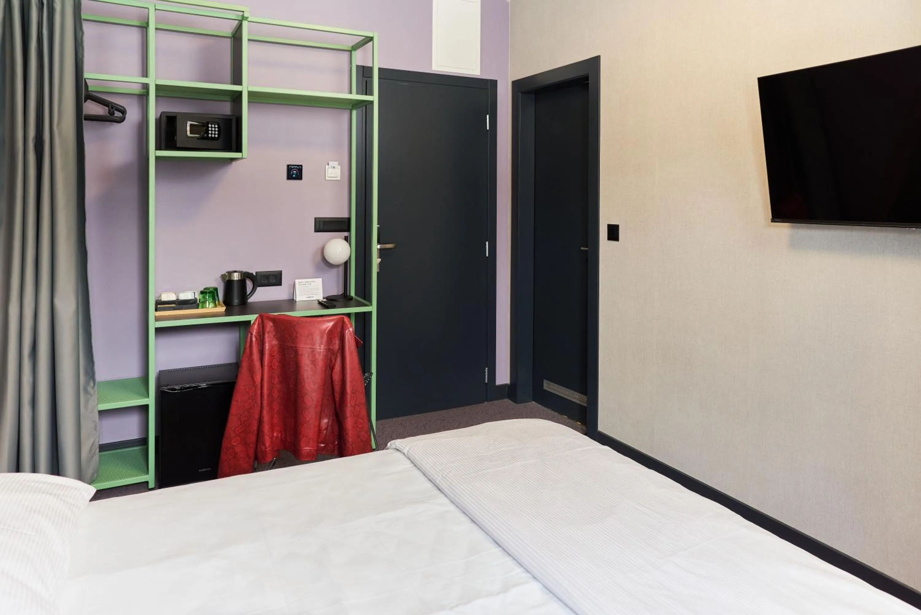 TV and multimedia in Stay Swanky Bed & Breakfast