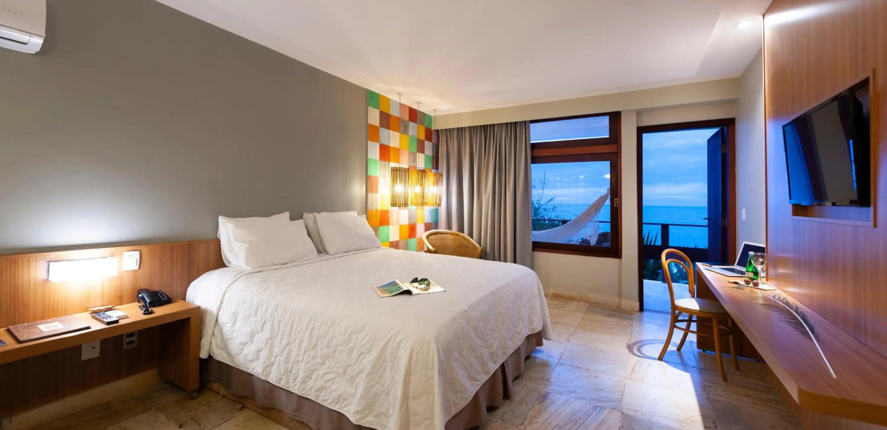 Bedroom, Bed in Hotel Pontal de Ubu