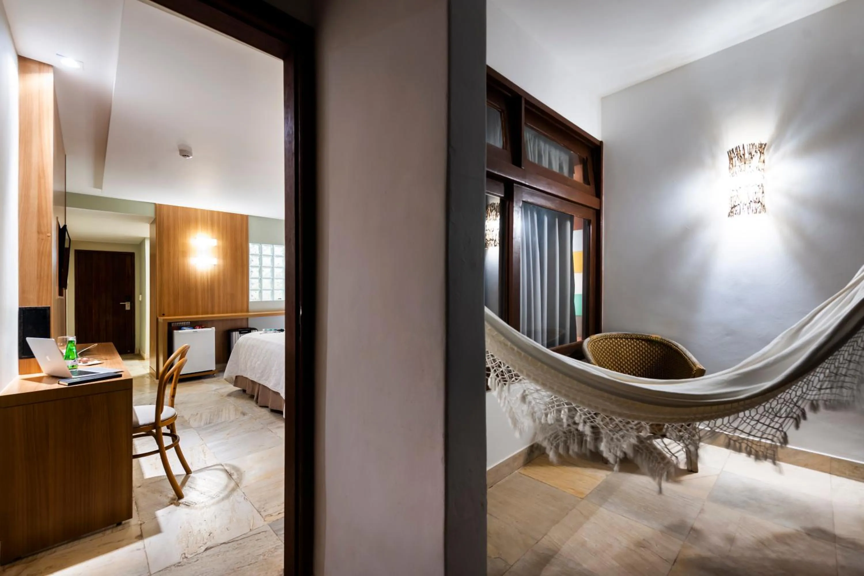 Balcony/Terrace, Bed in Hotel Pontal de Ubu