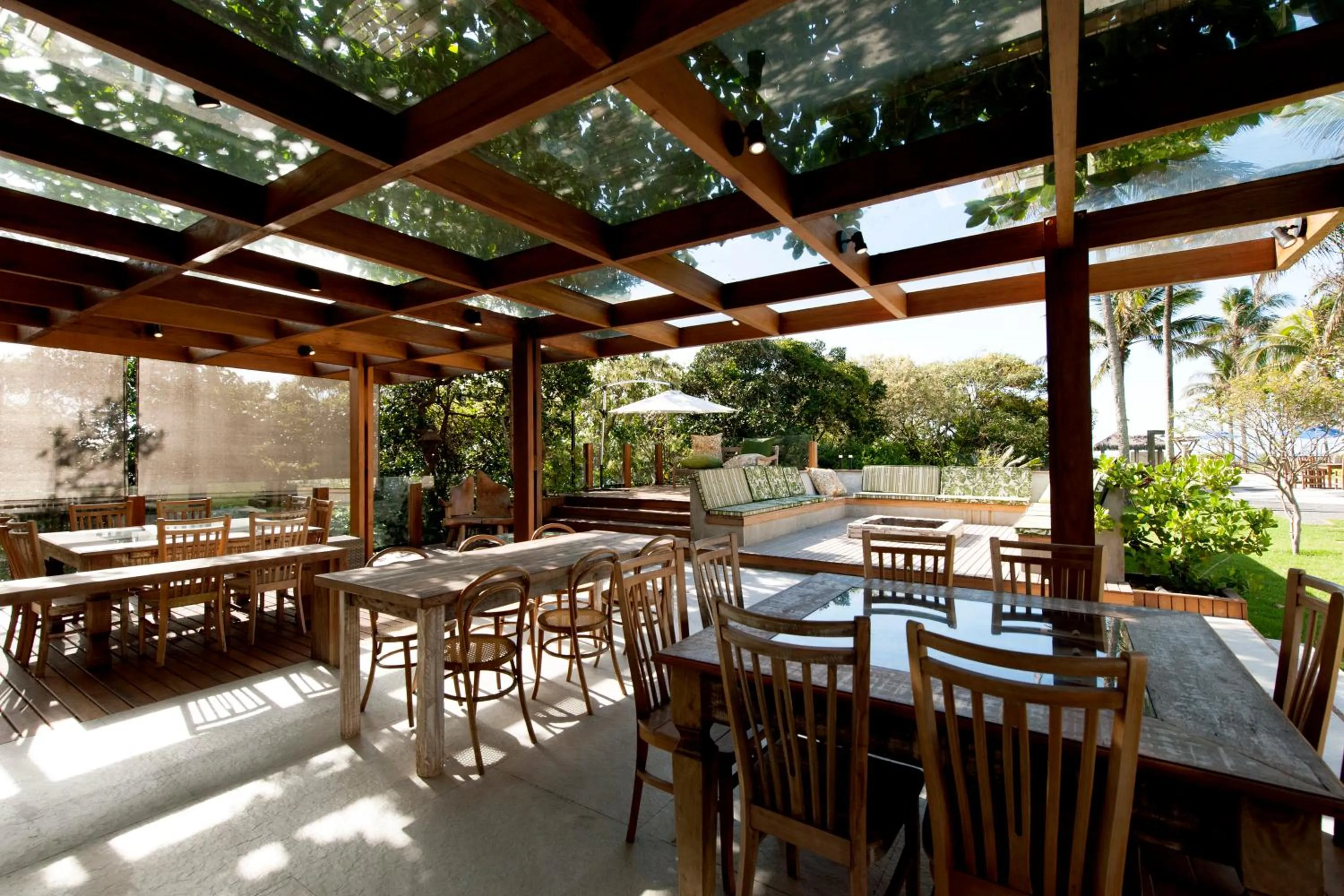 Restaurant/places to eat in Hotel Pontal de Ubu