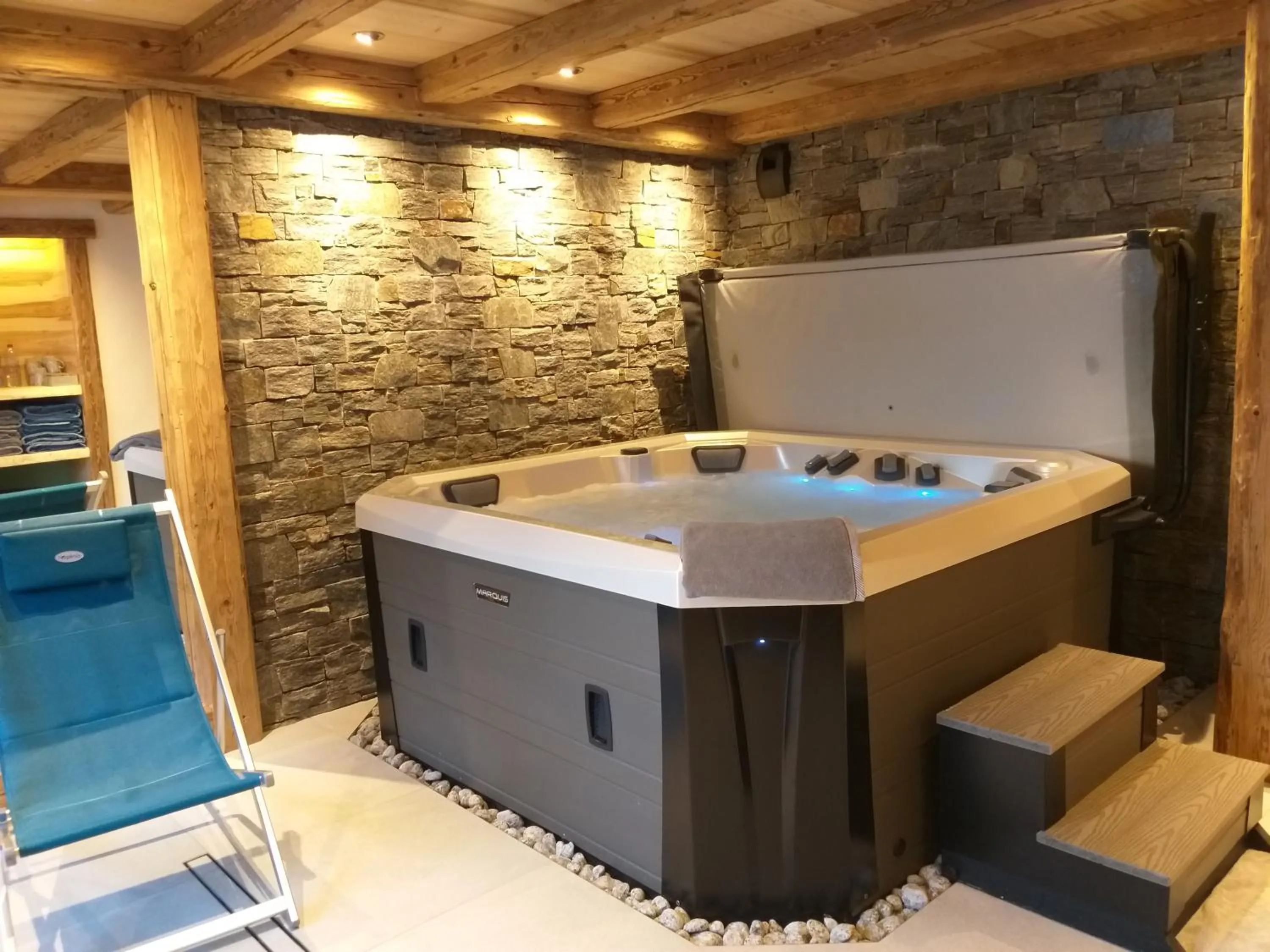 Hot Tub in La grange d'Aldaré Chambres d'hôtes