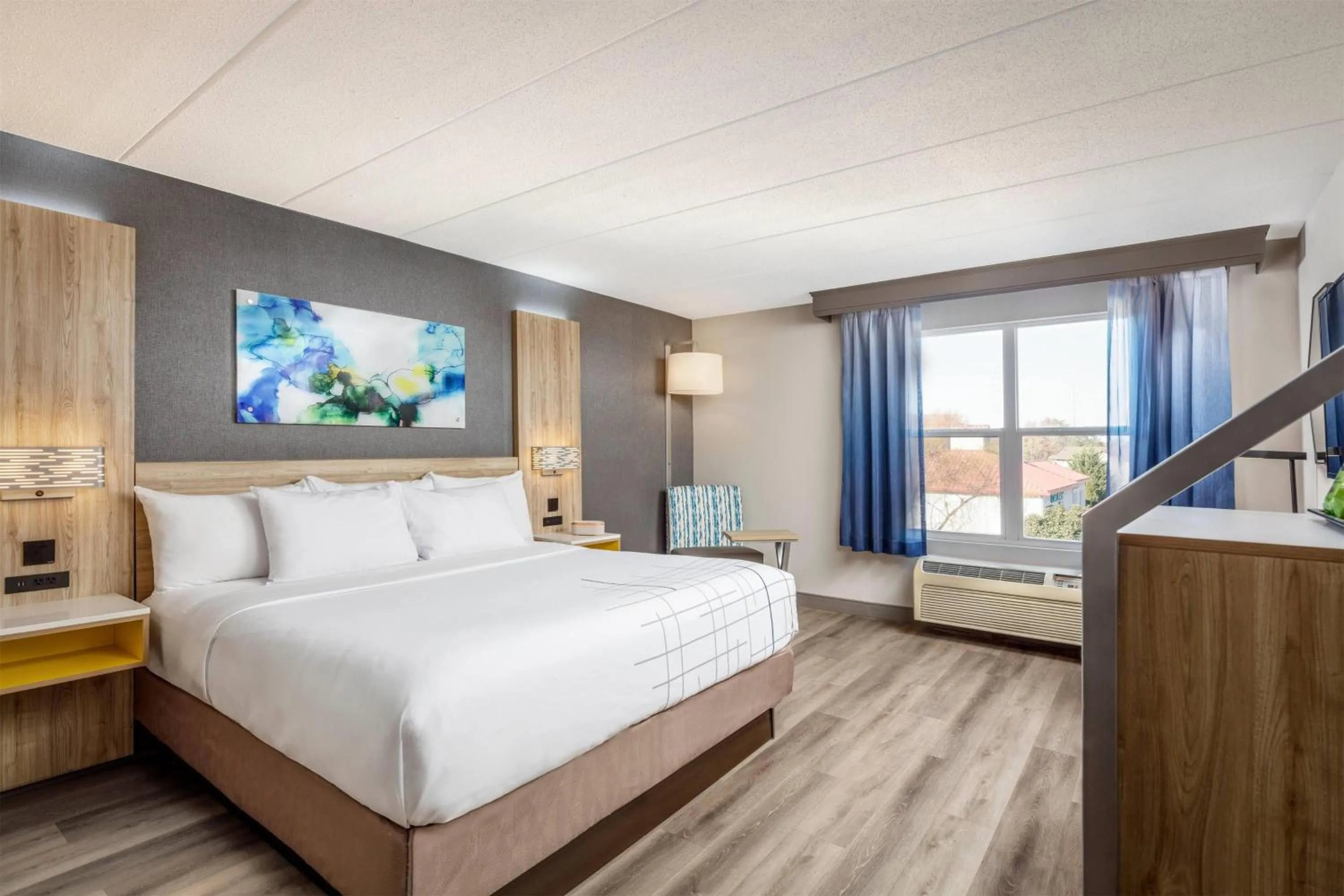 Photo of the whole room, Bed in La Quinta by Wyndham Lexington Park - Patuxent