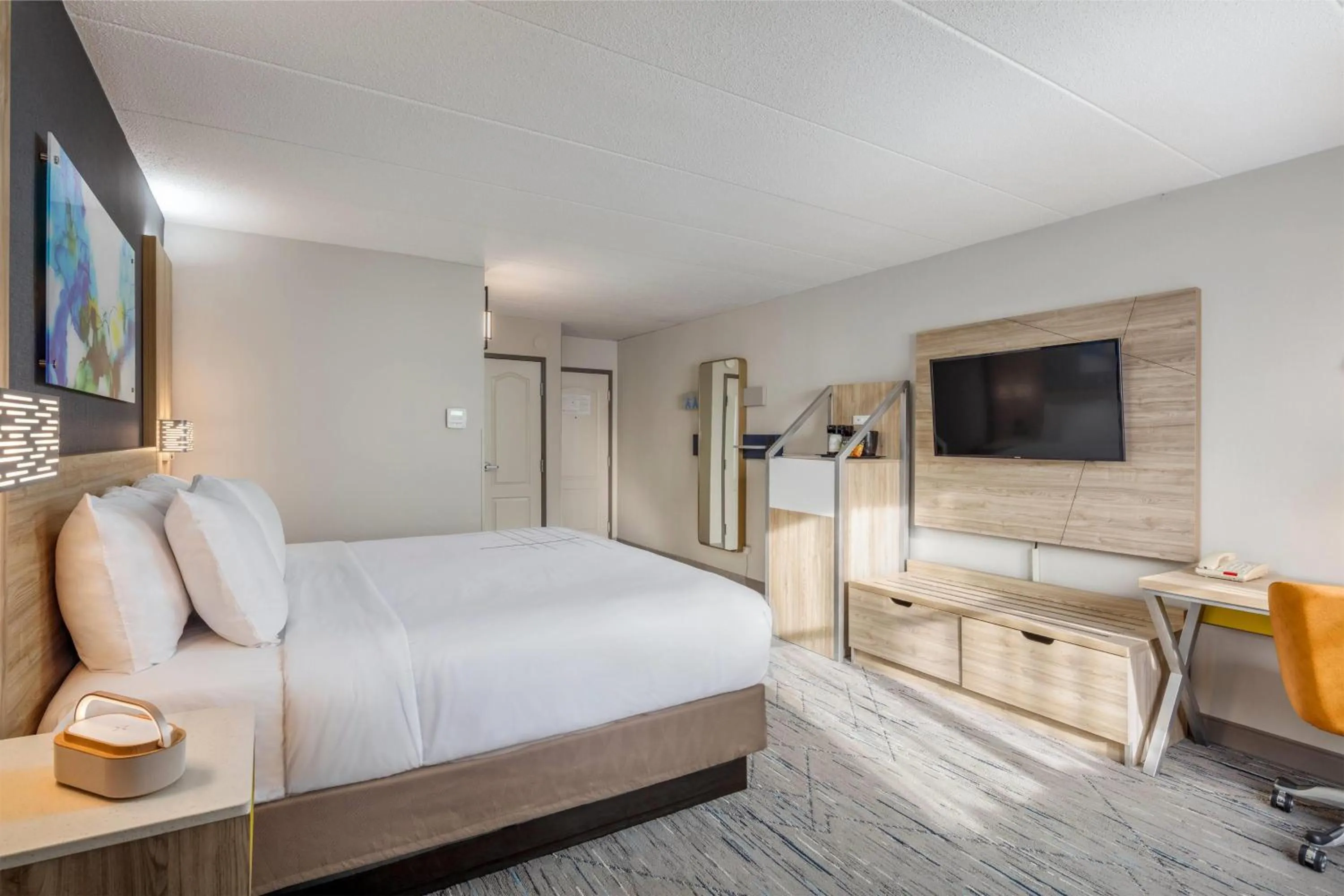 Photo of the whole room, Bed in La Quinta by Wyndham Lexington Park - Patuxent