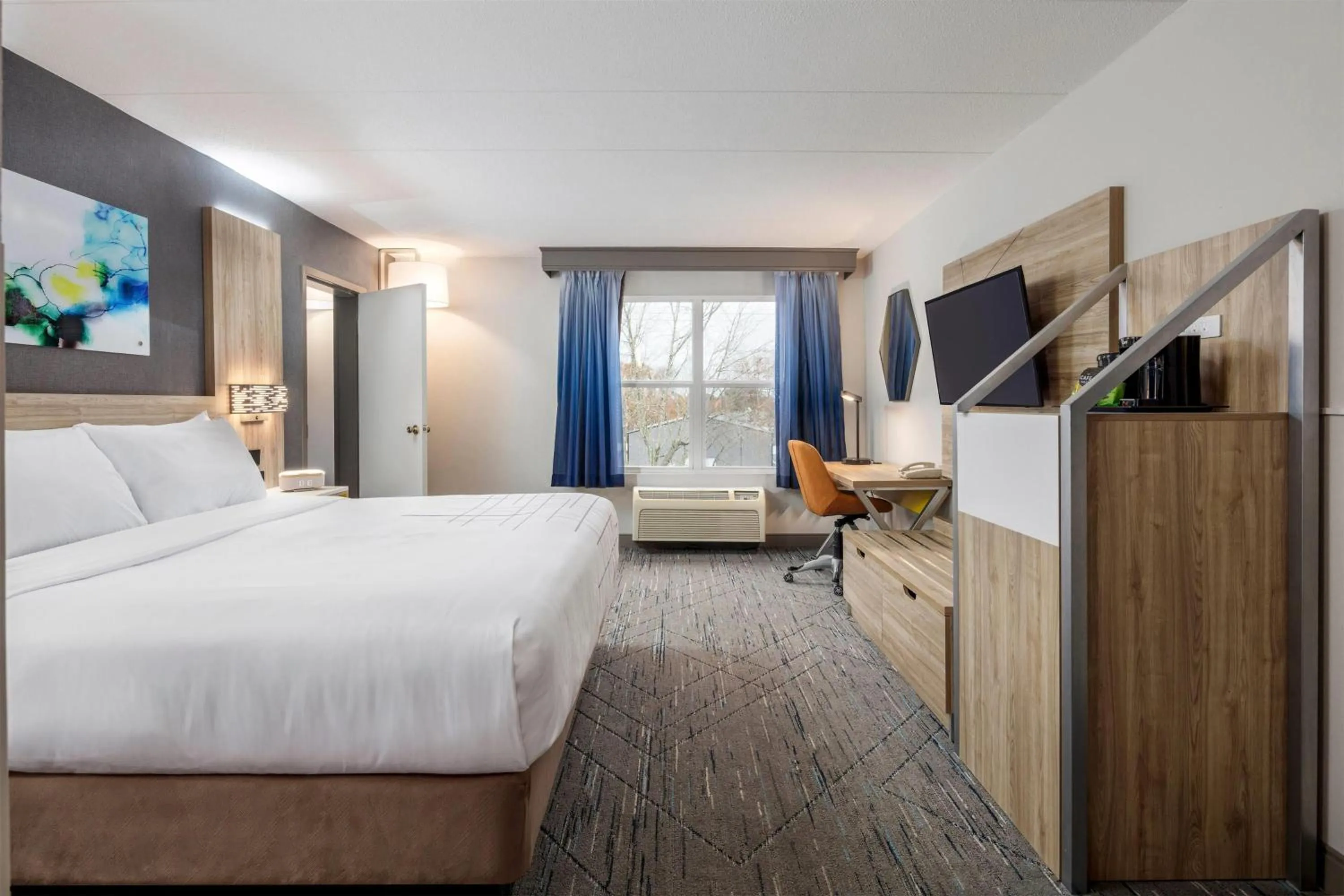 Photo of the whole room, Bed in La Quinta by Wyndham Lexington Park - Patuxent