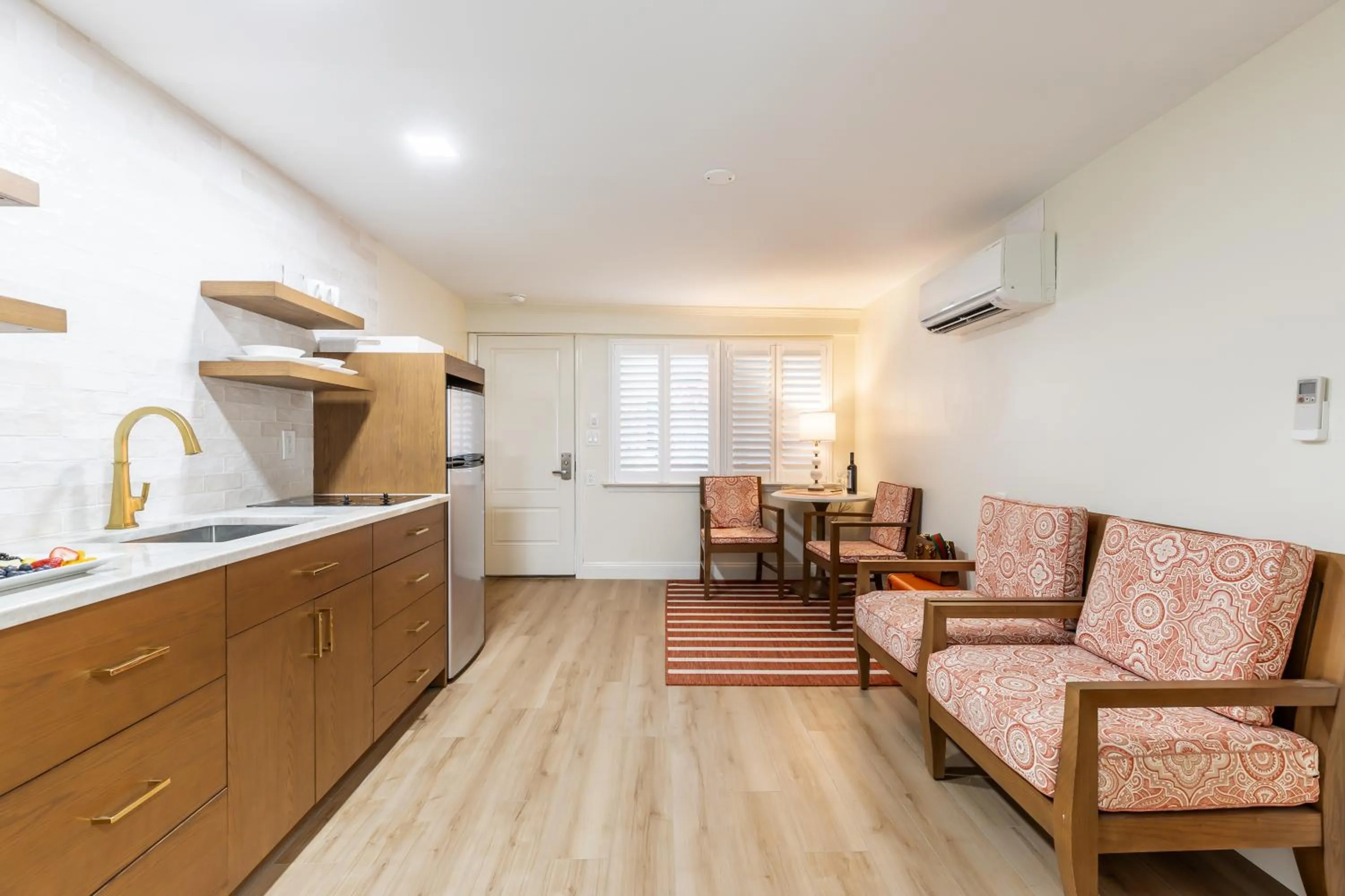 Living room in The Beach Club on Madison Avenue