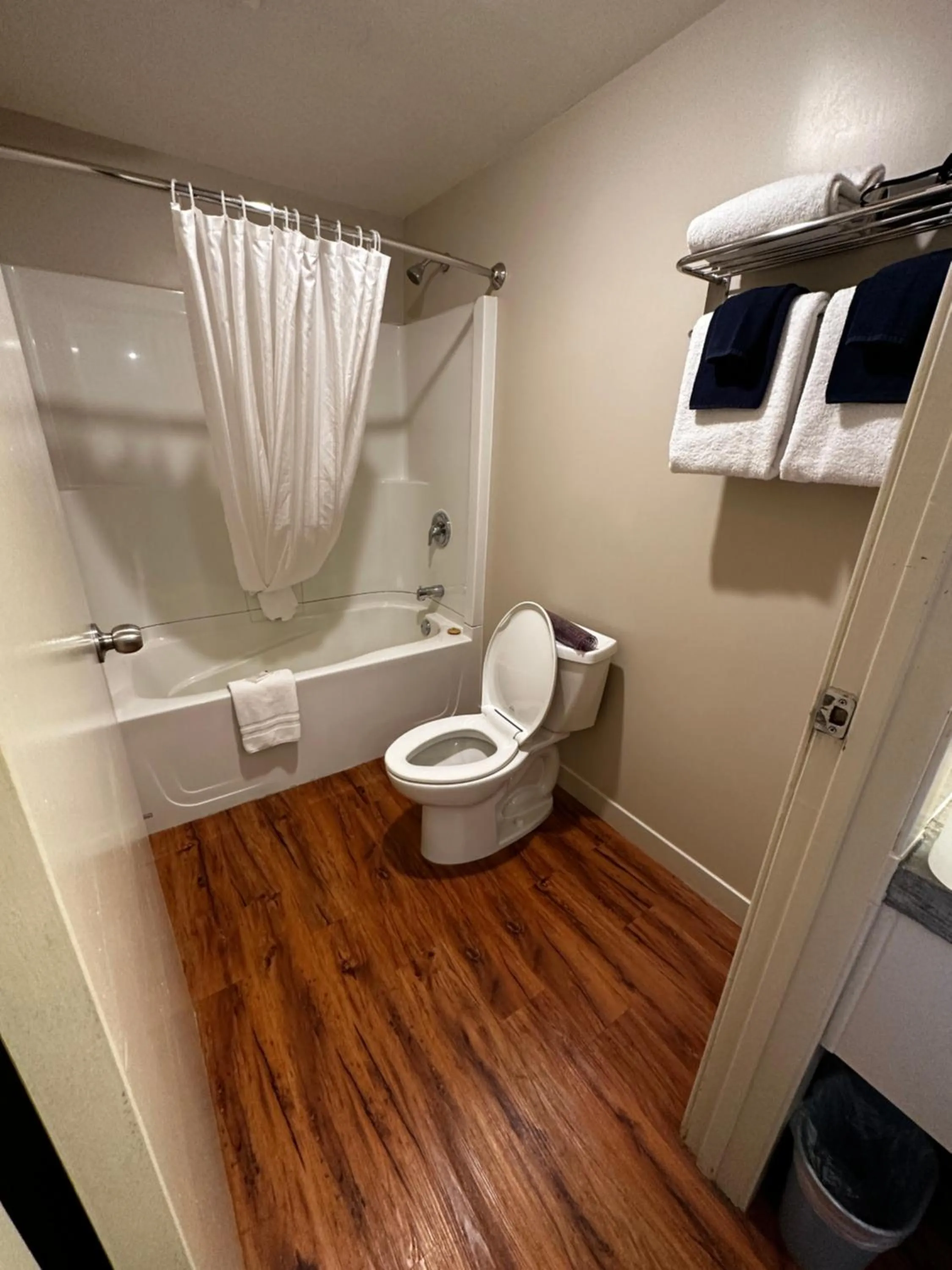 West Coast Motel on the Harbour