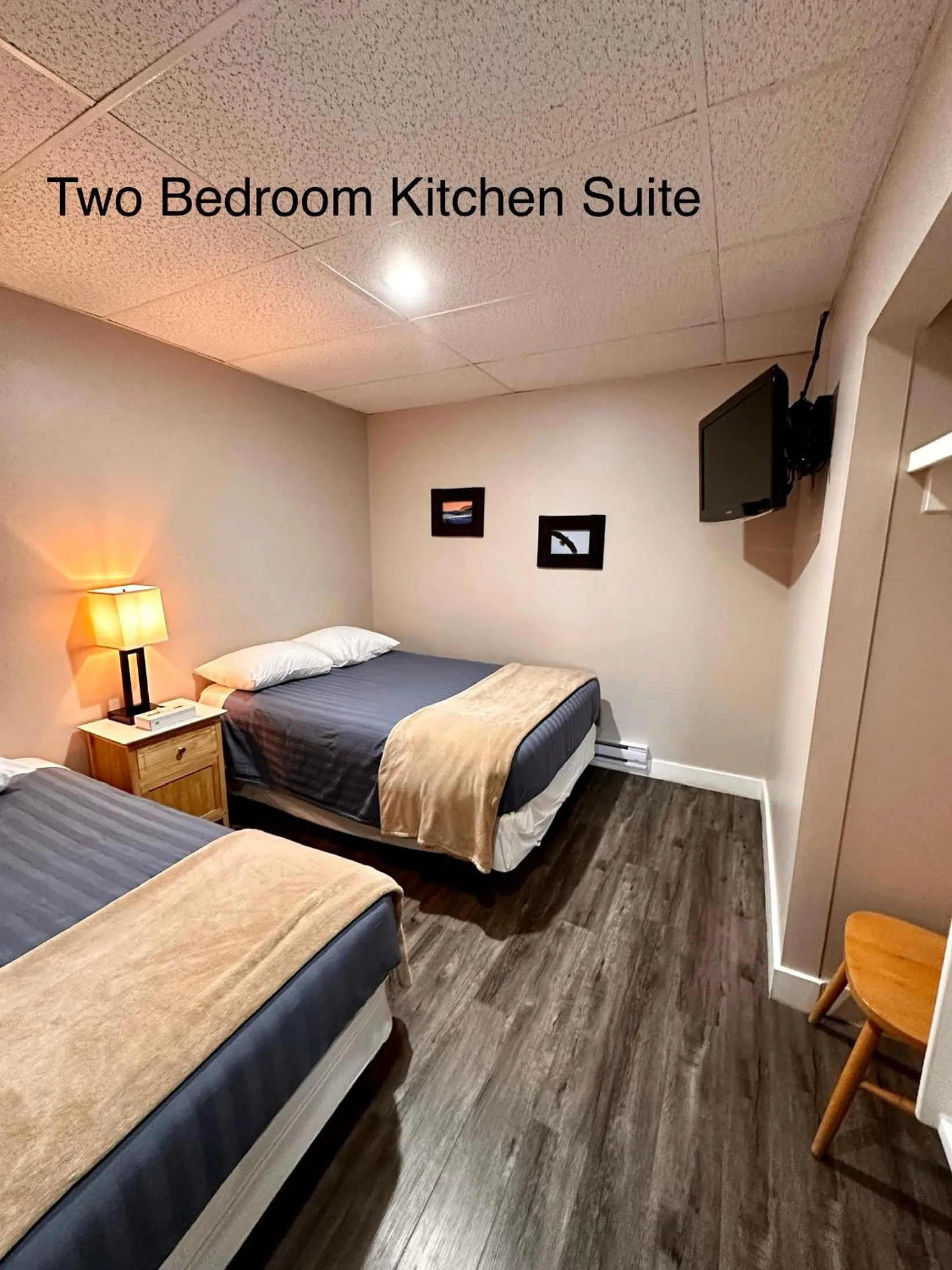 Bed in West Coast Motel on the Harbour