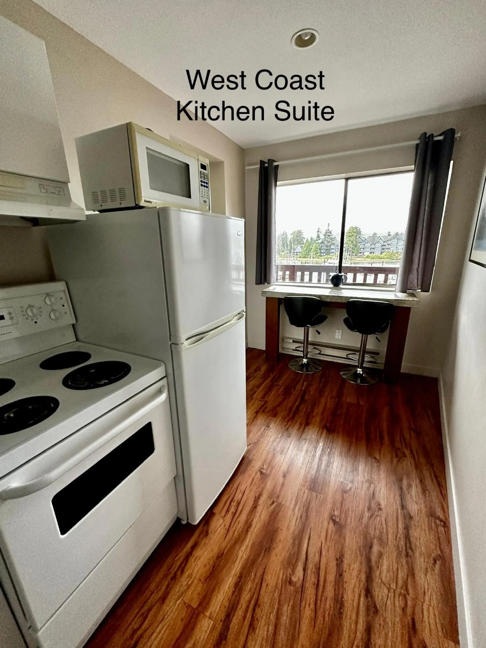 West Coast Motel on the Harbour