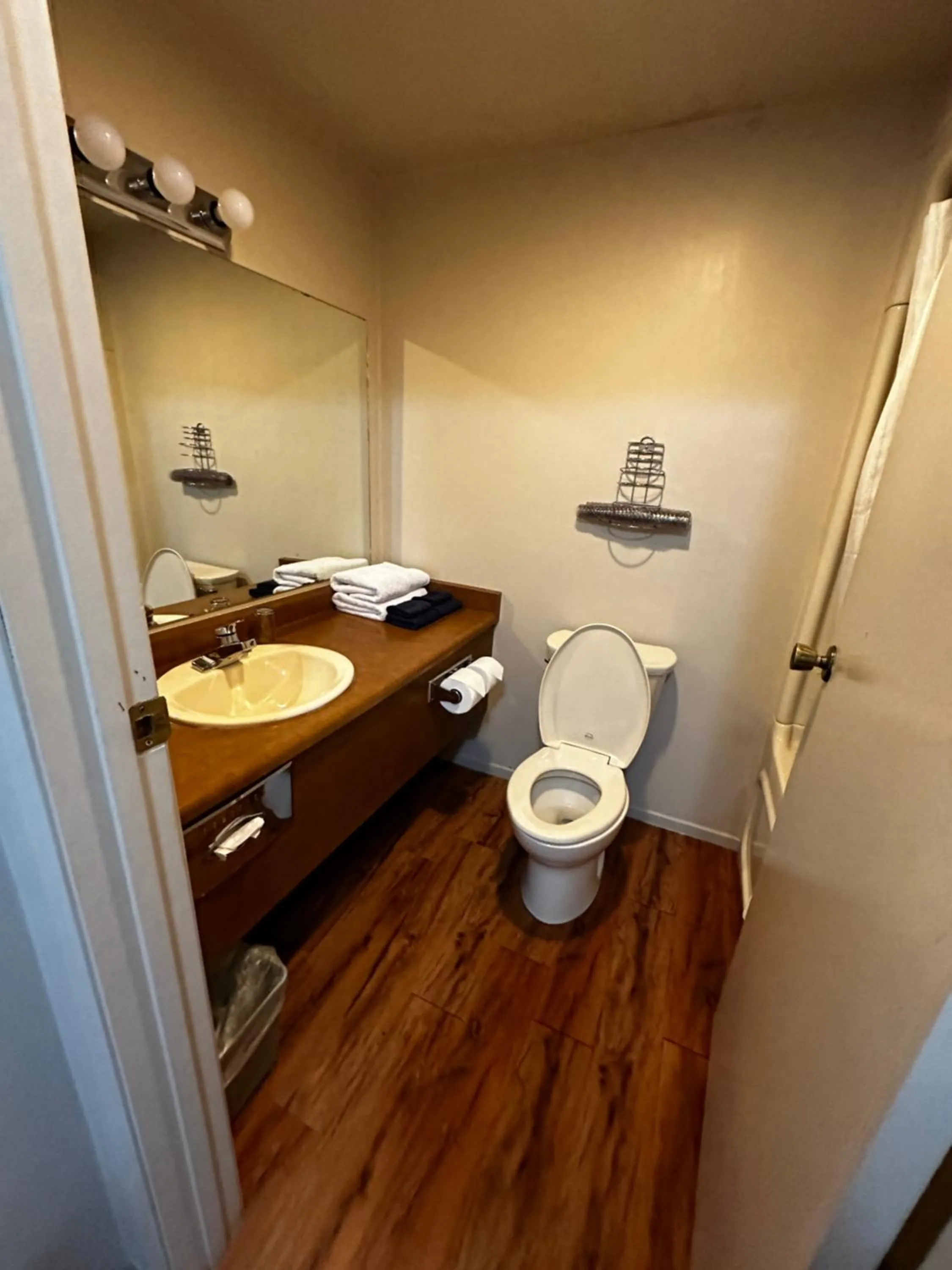 West Coast Motel on the Harbour