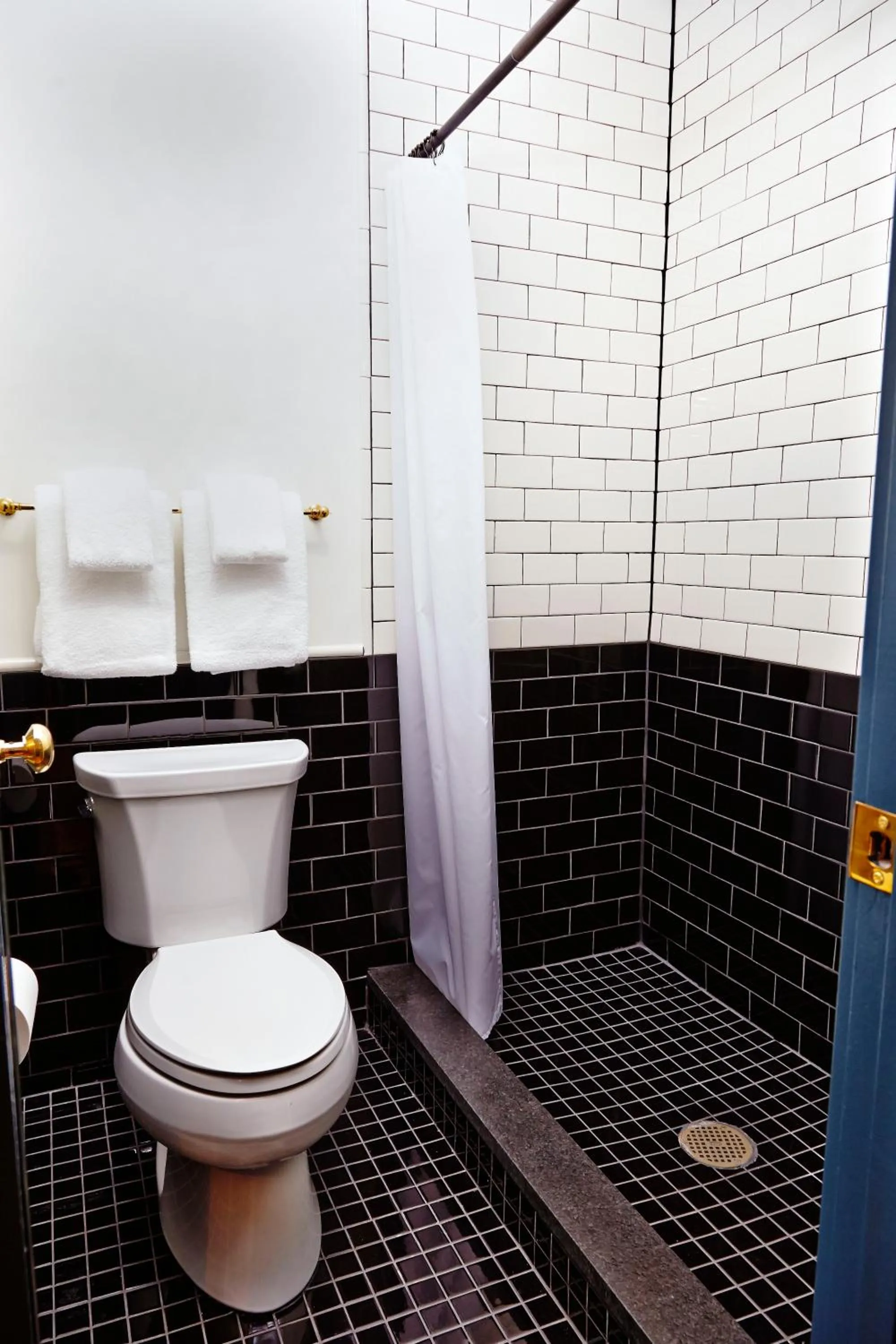 Bathroom in Anvil Hotel