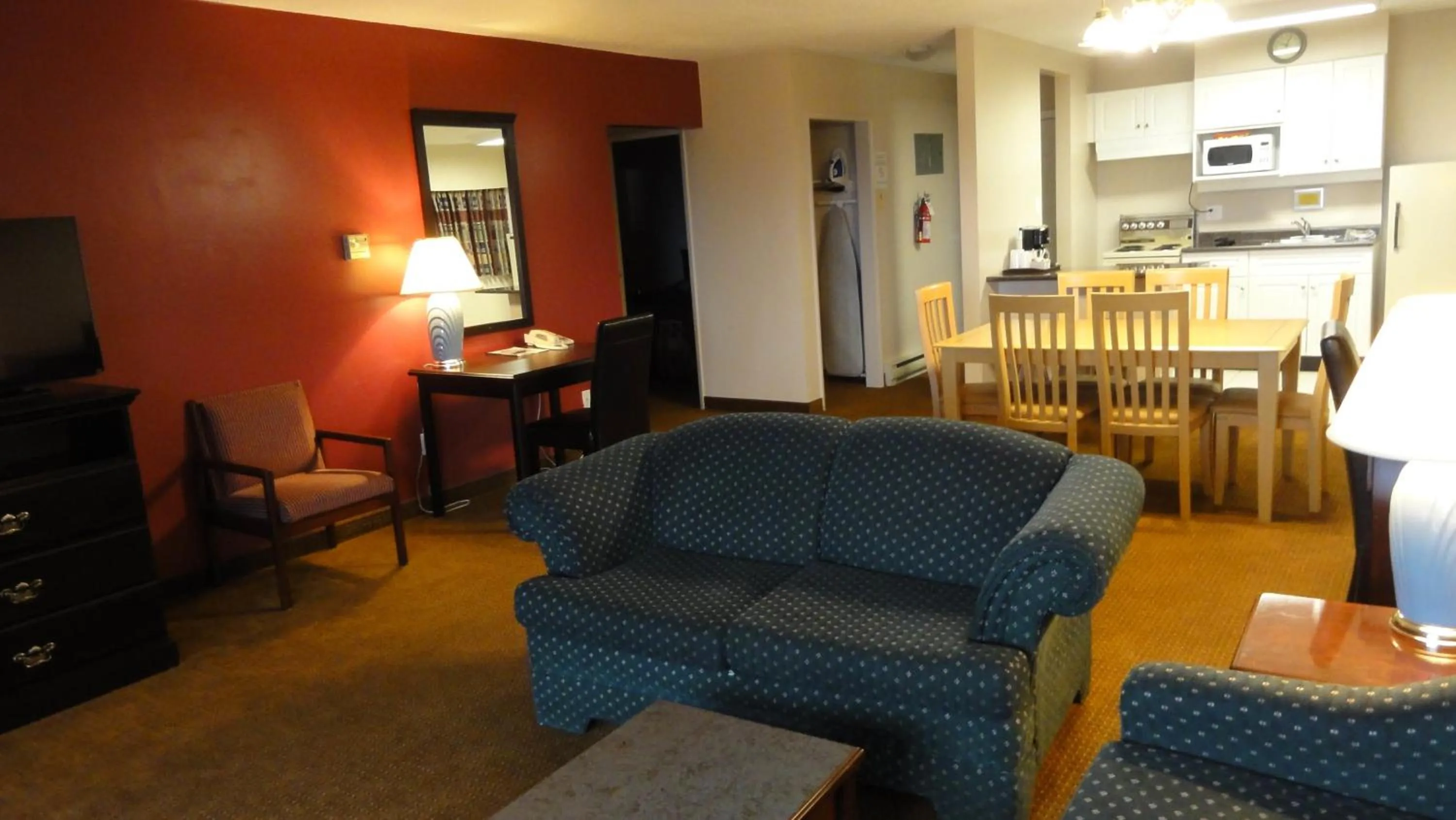 Kitchen or kitchenette in Port Augusta Inn