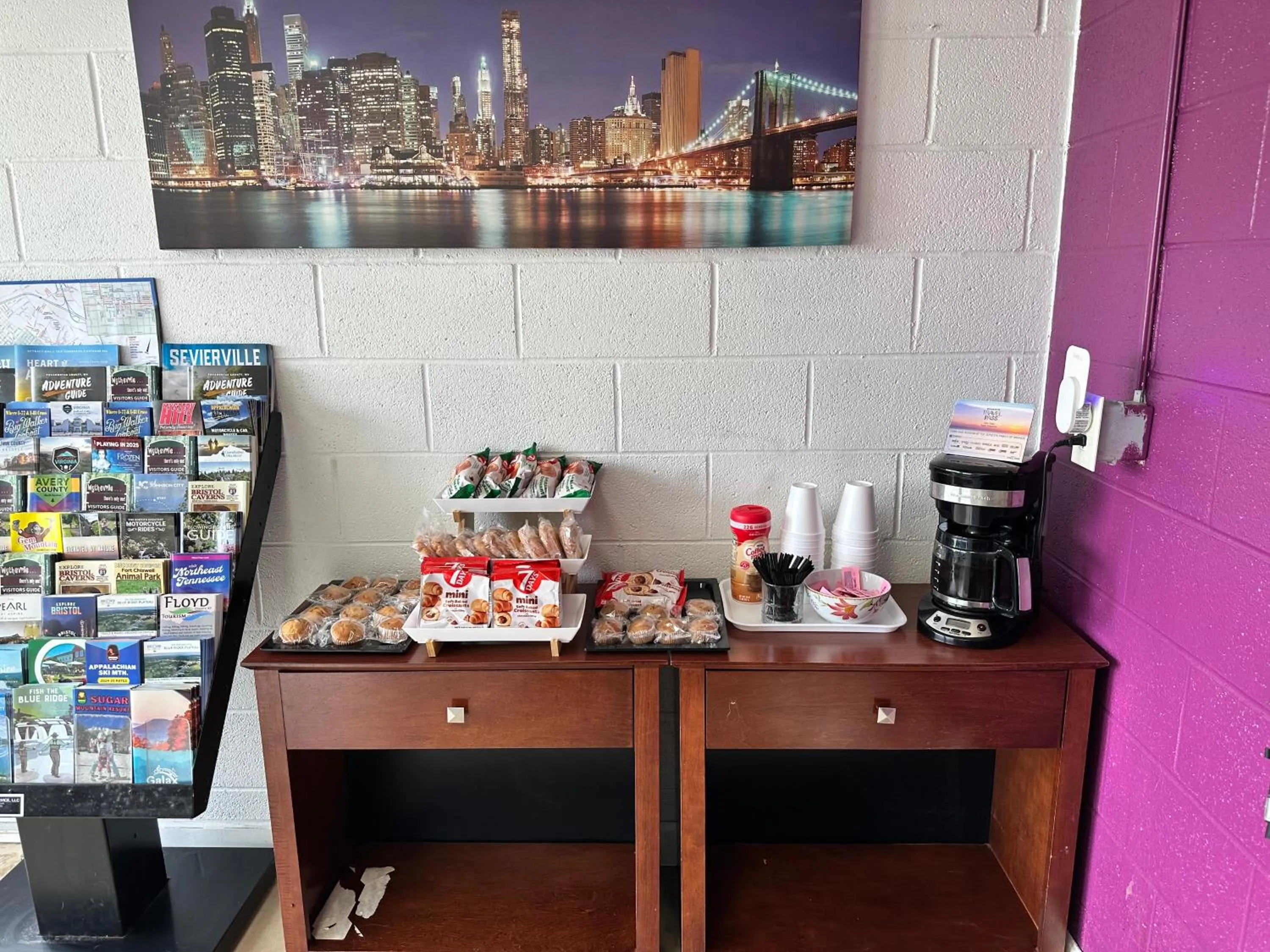 Food and drinks in Americas Best Value Inn Wytheville