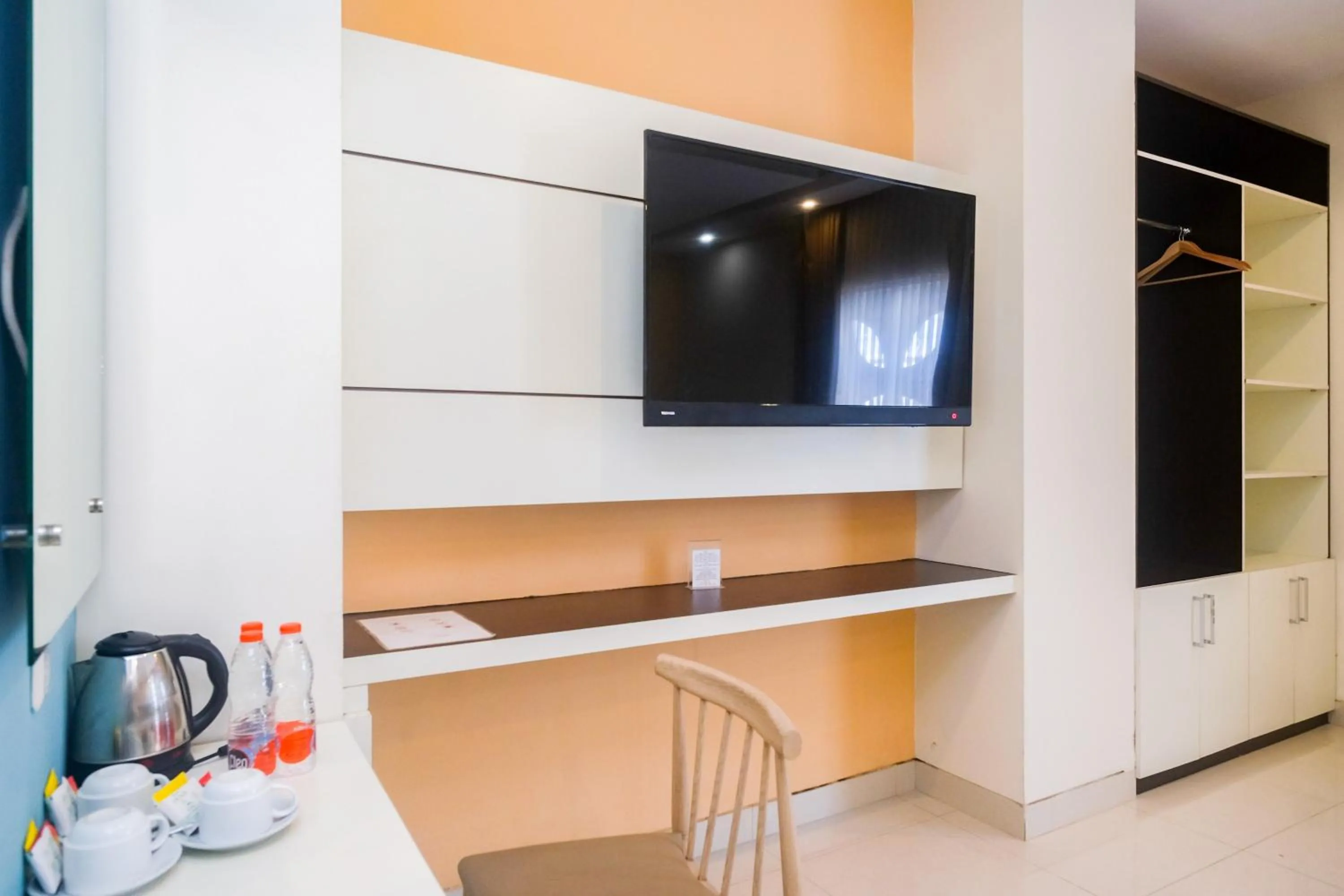 TV and multimedia in Sans Hotel Nagari Malioboro