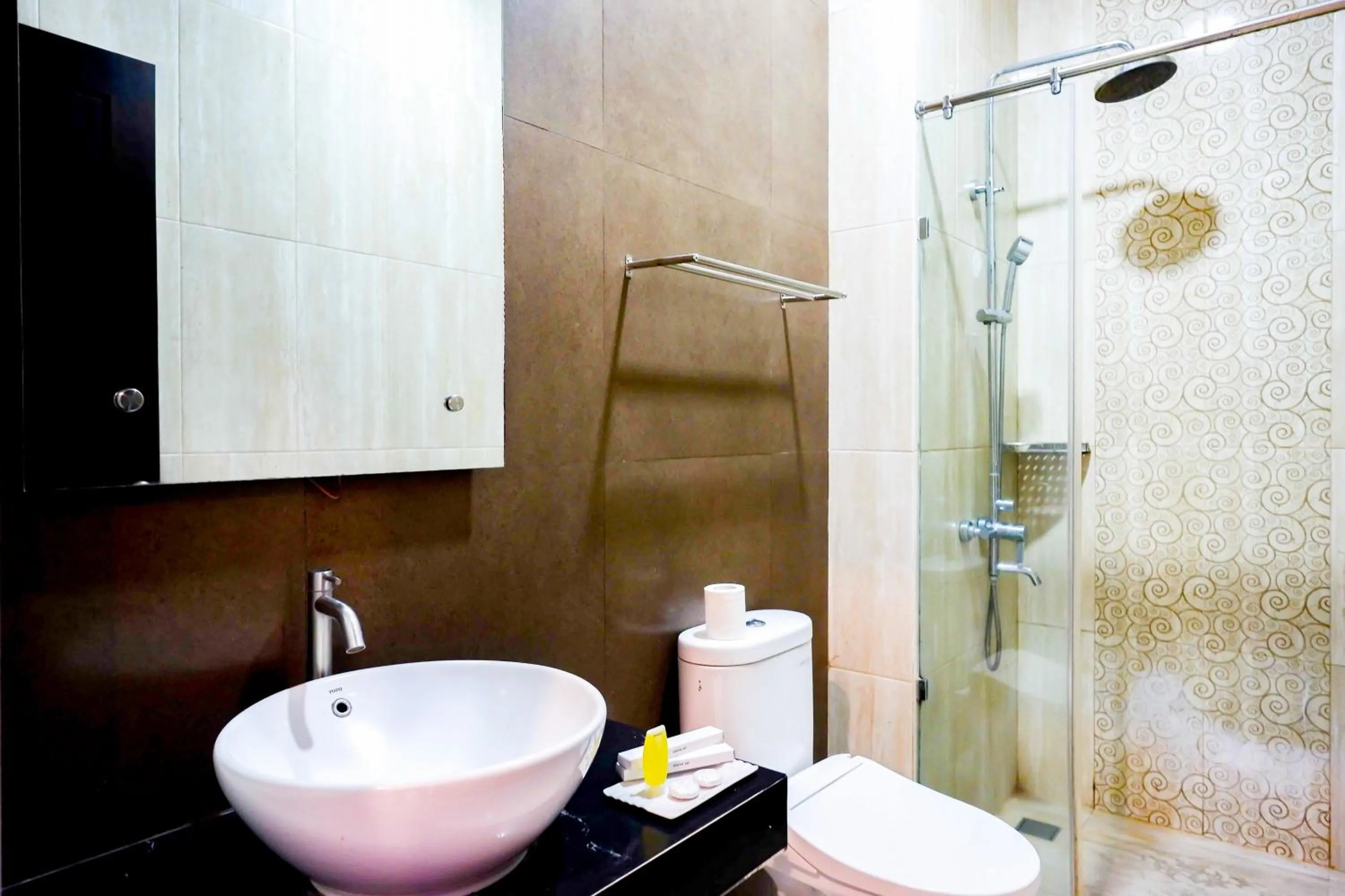 Bathroom in Sans Hotel Nagari Malioboro
