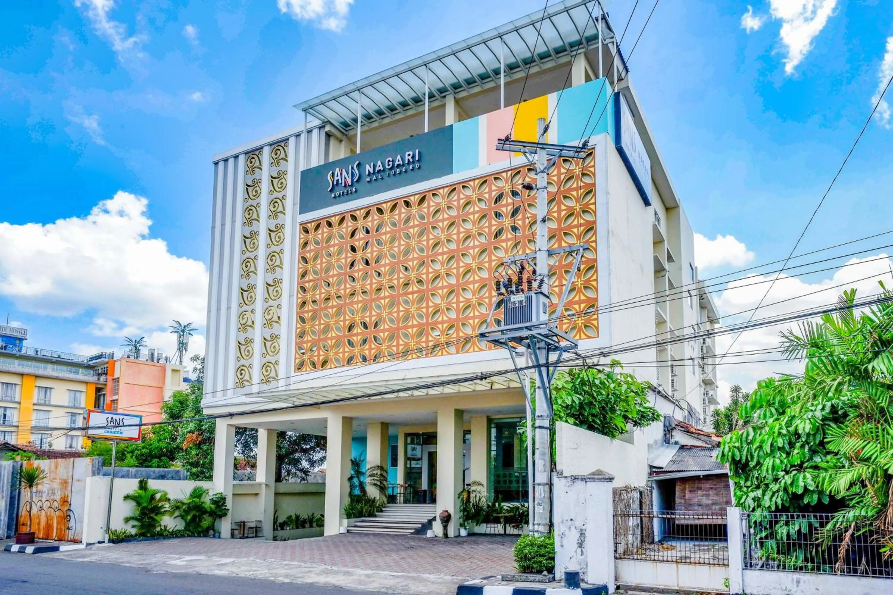 Facade/entrance in Sans Hotel Nagari Malioboro