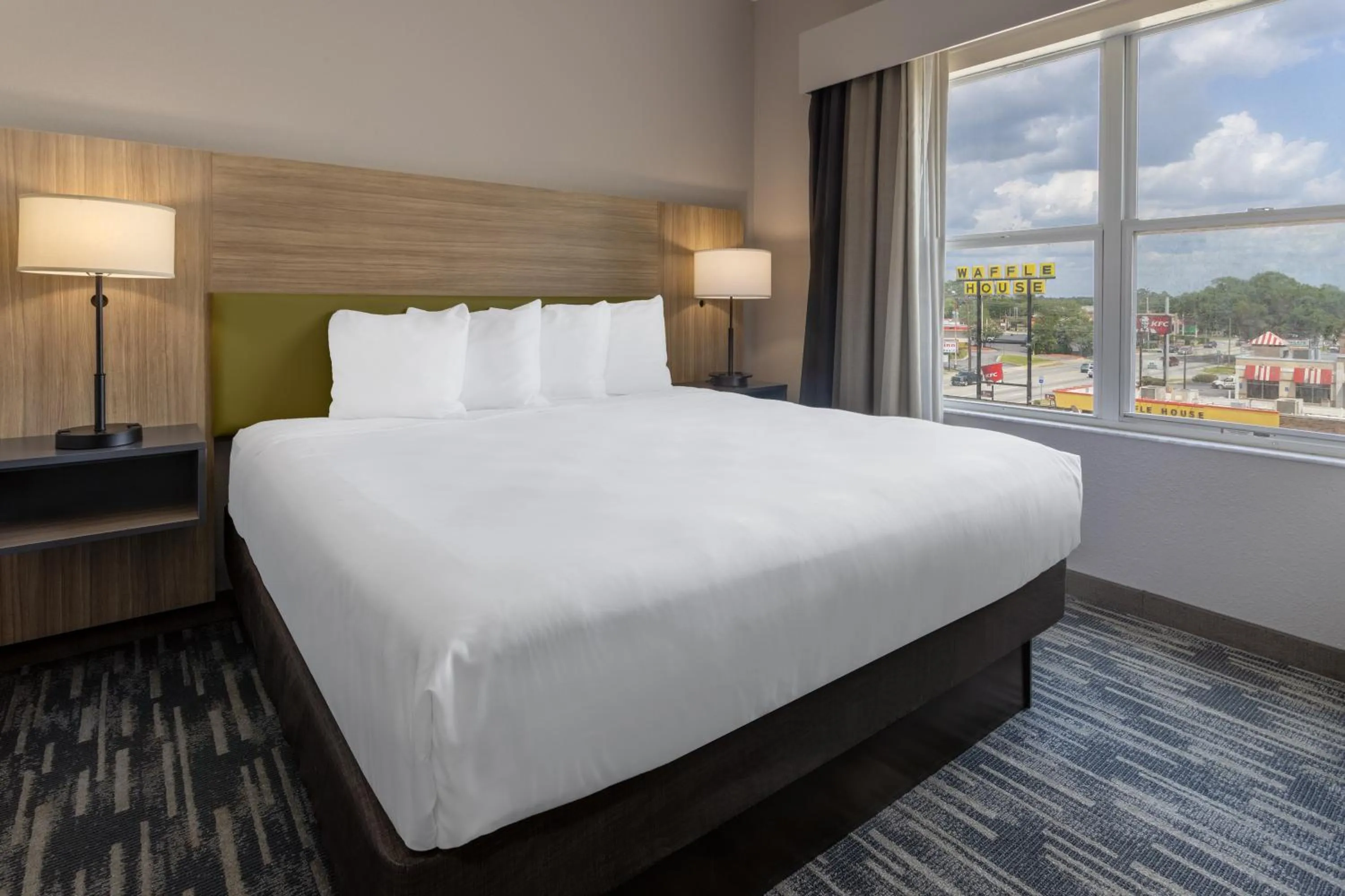 Bedroom, Bed in Country Inn & Suites by Radisson, Valdosta, GA