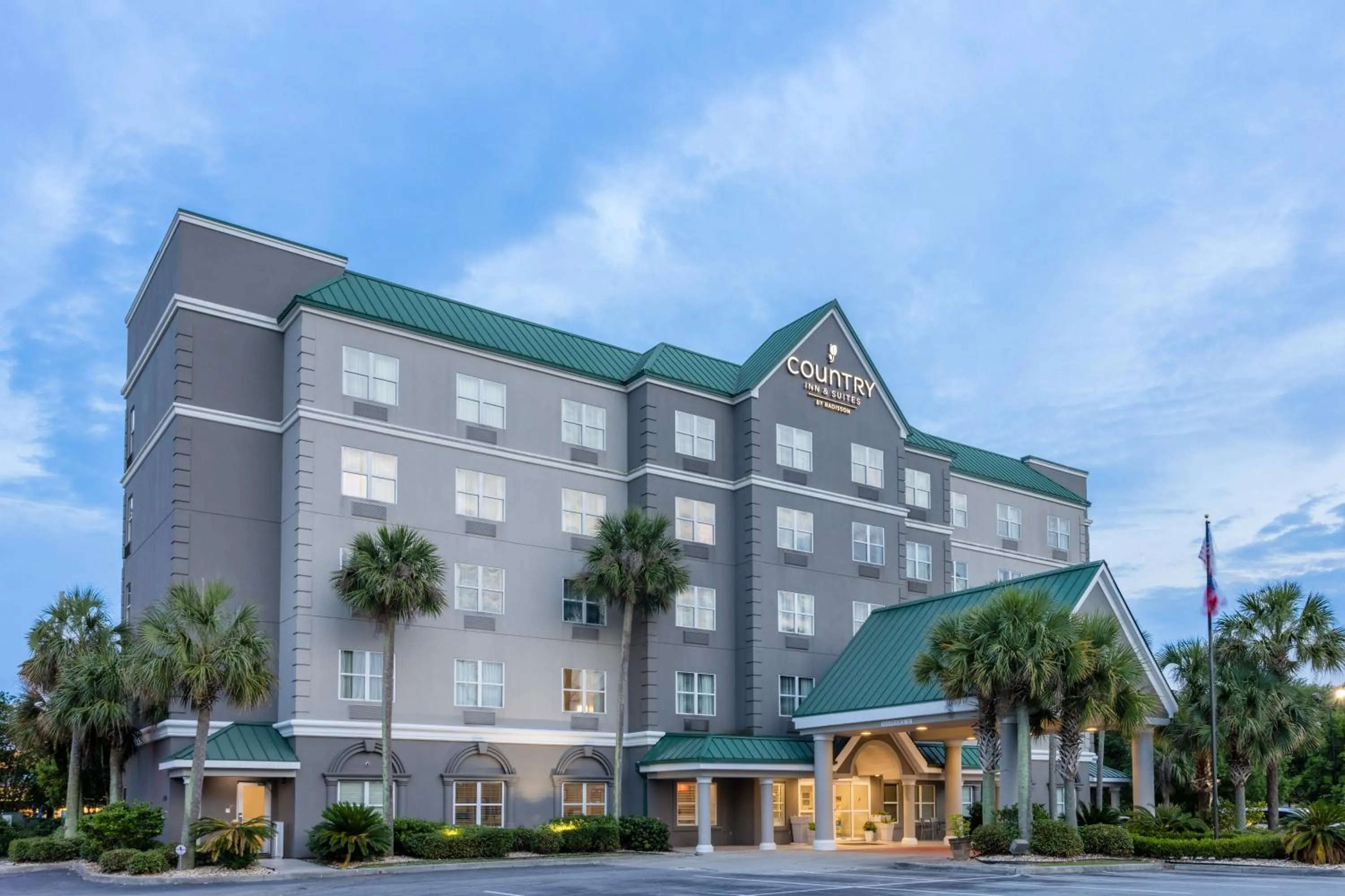 Property building in Country Inn & Suites by Radisson, Valdosta, GA