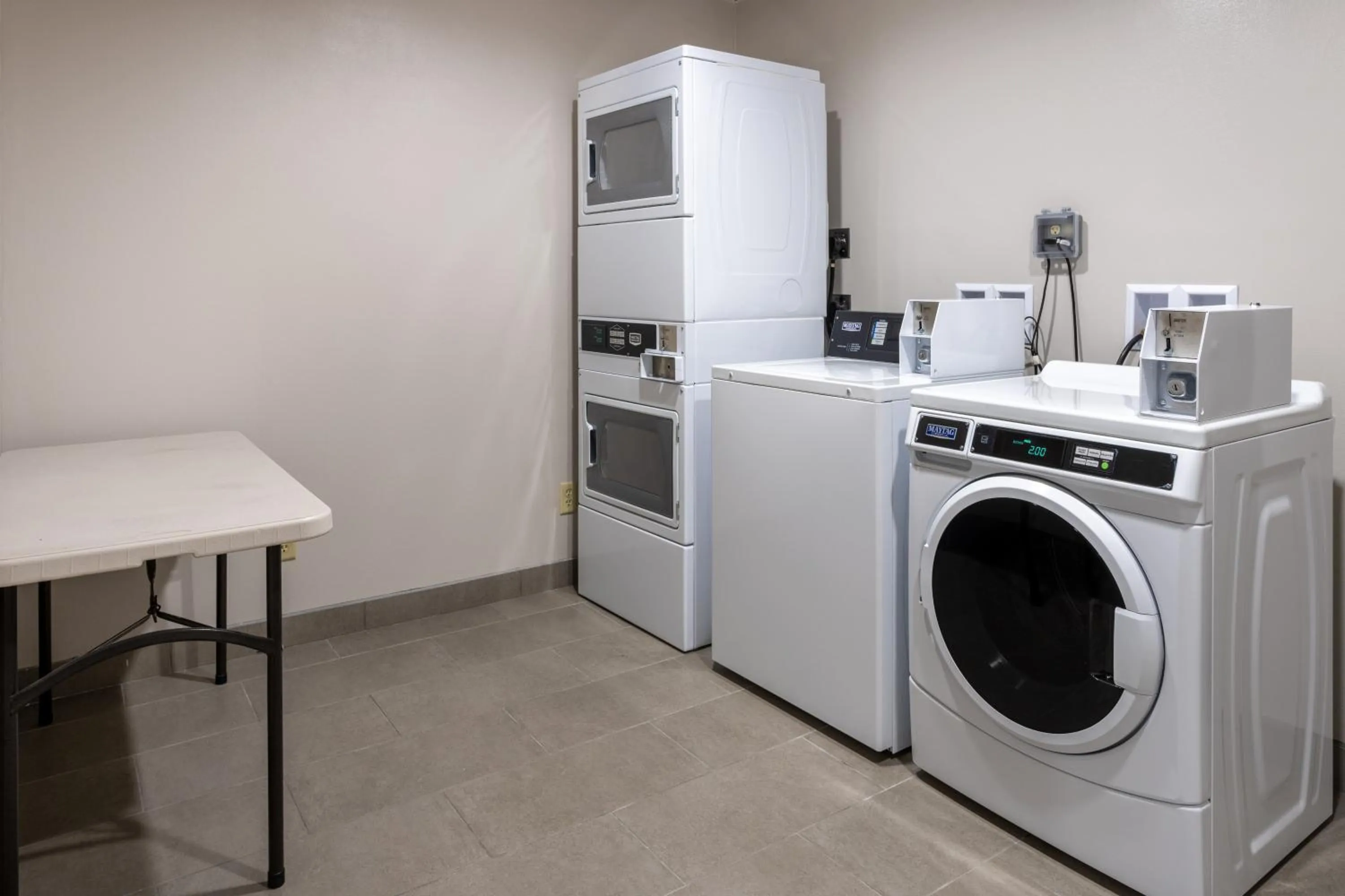 laundry in Country Inn & Suites by Radisson, Valdosta, GA