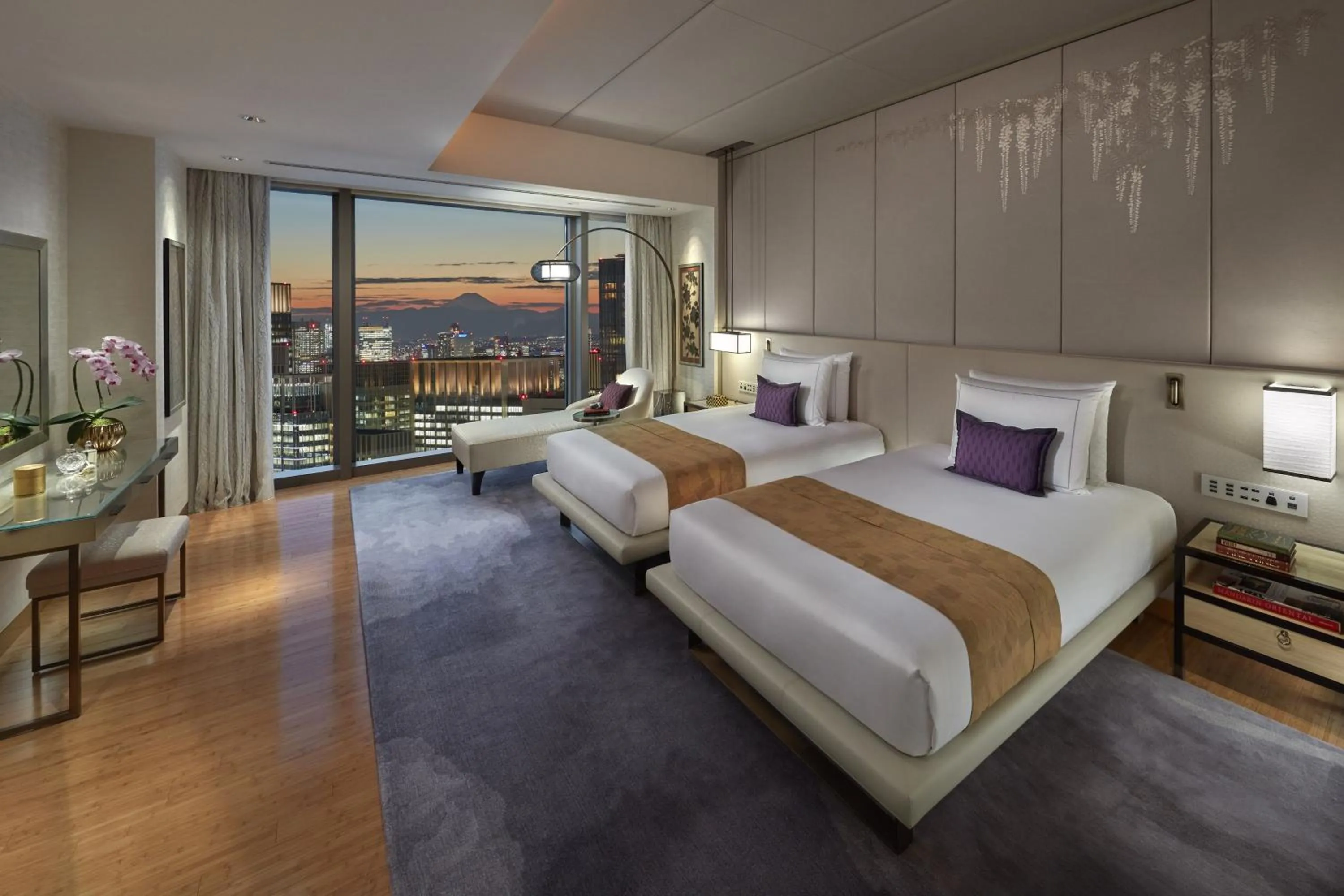 Photo of the whole room, Bed in Mandarin Oriental, Tokyo