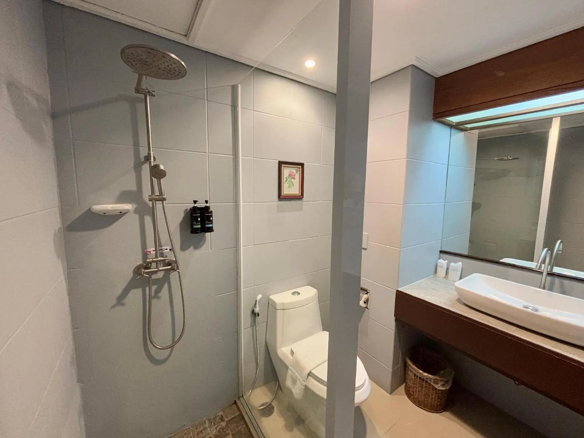 Shower in Napalai Hotel