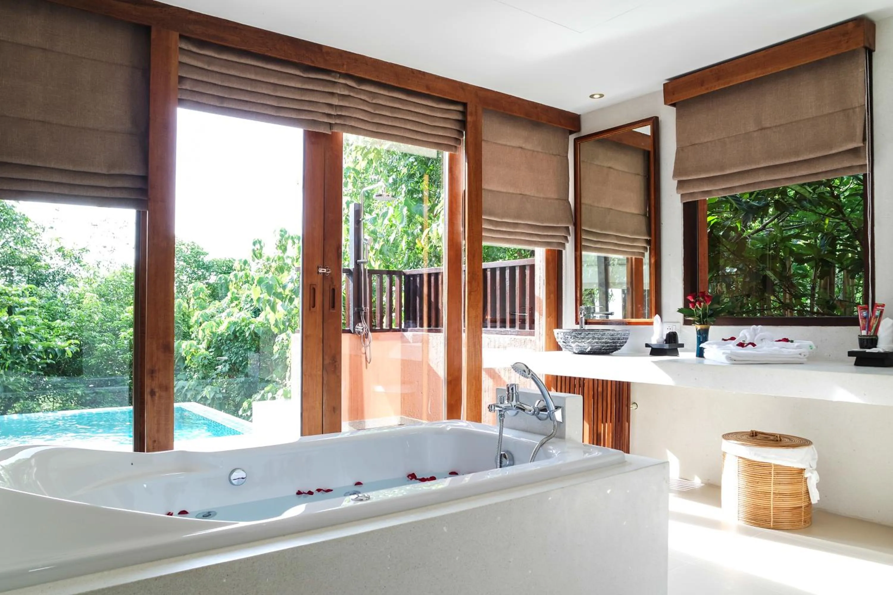 Day in Korsiri Pool Villas