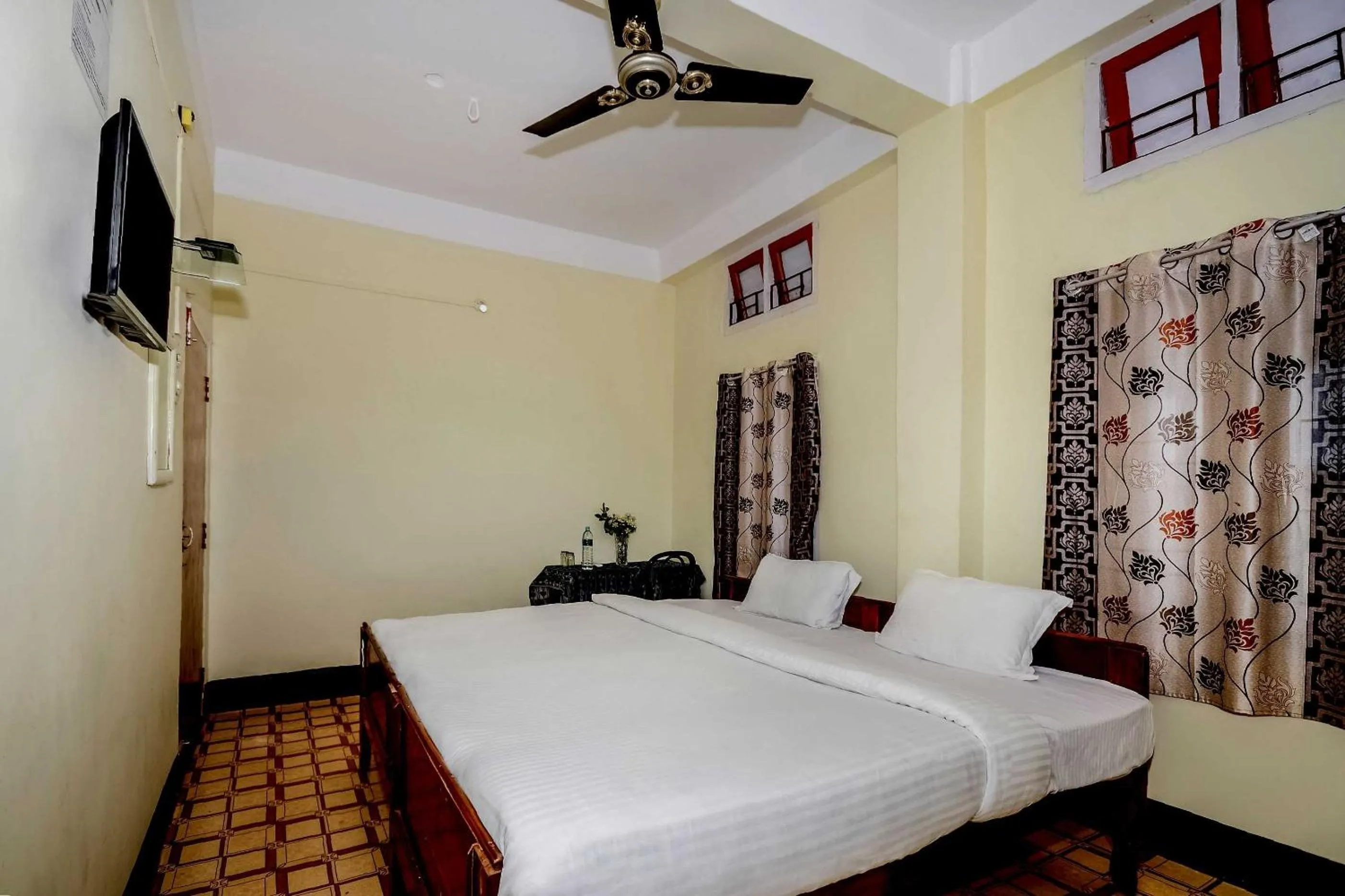 Bedroom, Bed in Hotel O Kirtti Inn