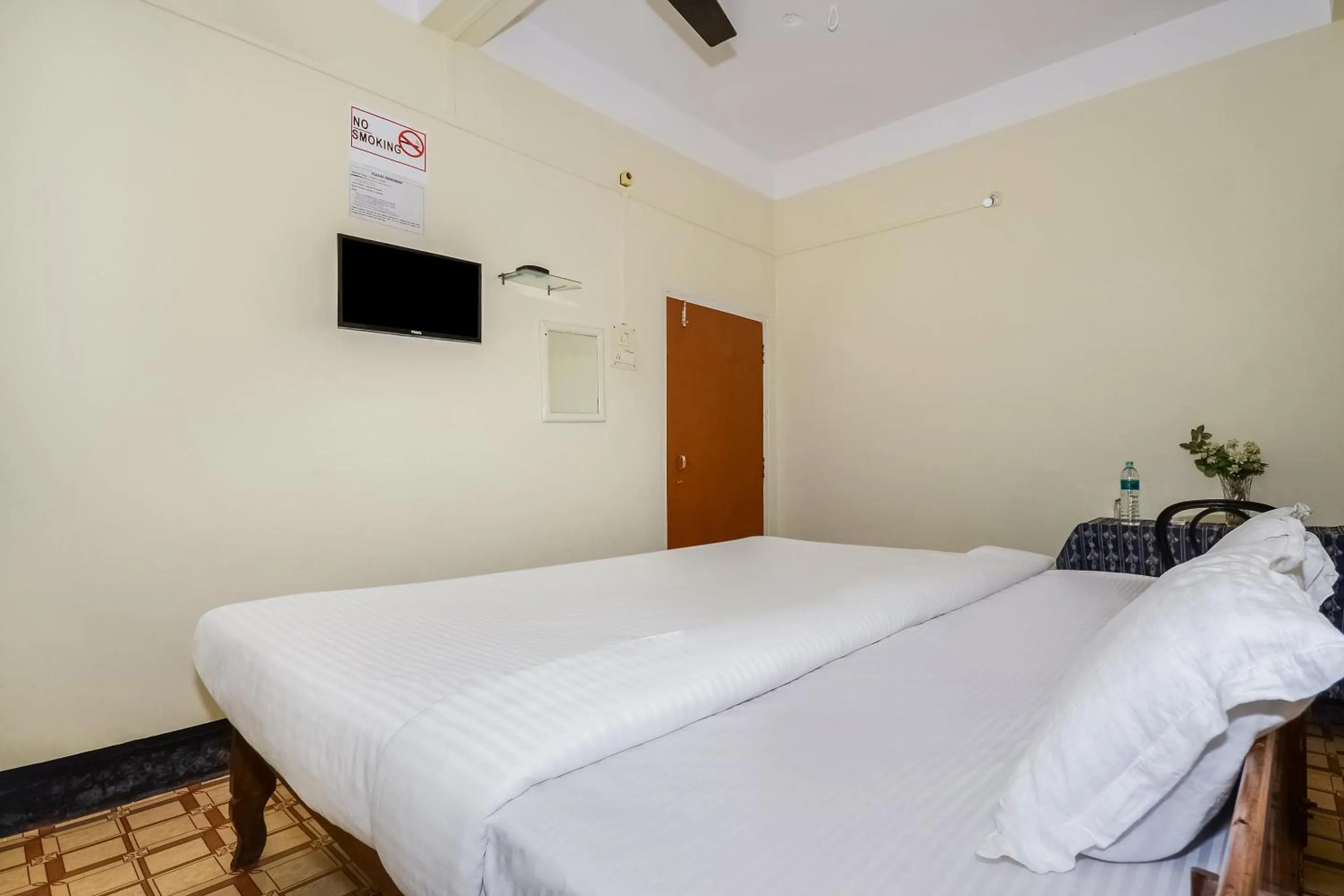 Lobby or reception, Bed in Hotel O Kirtti Inn