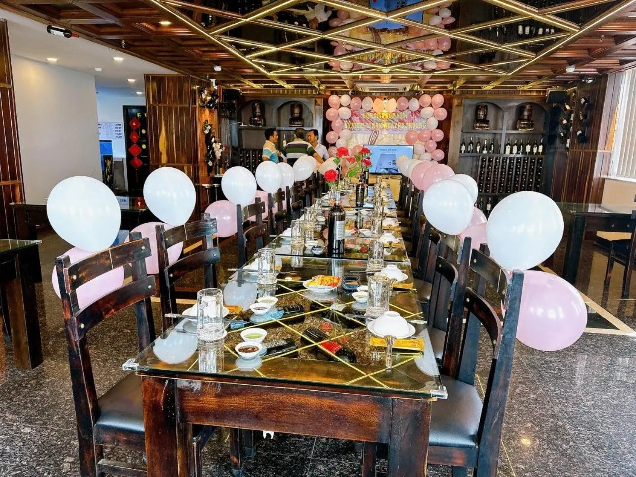 Restaurant/places to eat in Hapyson