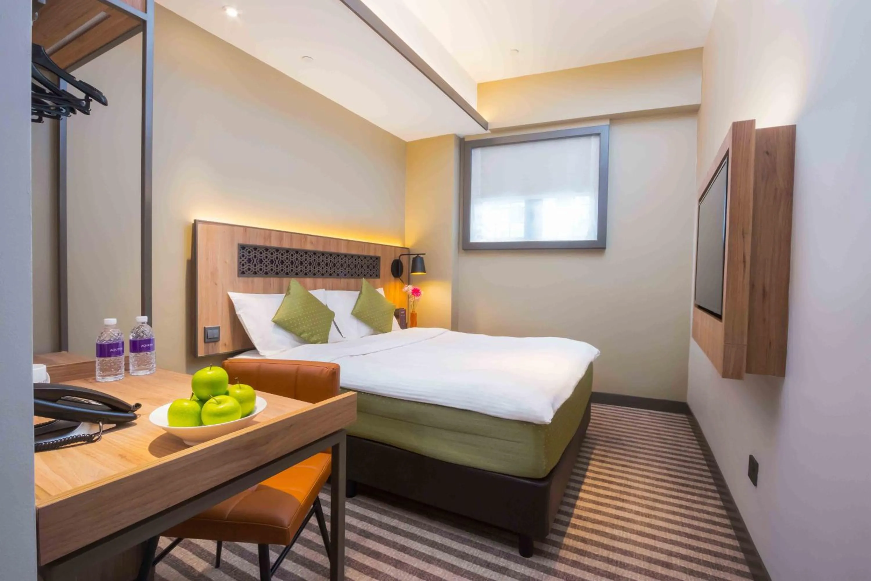 Photo of the whole room in Aqueen Heritage Hotel Little India