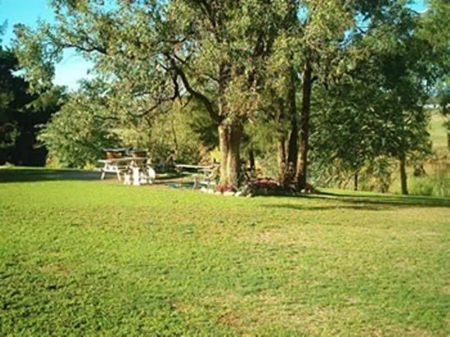 Area and facilities in Colonial Inn Motel