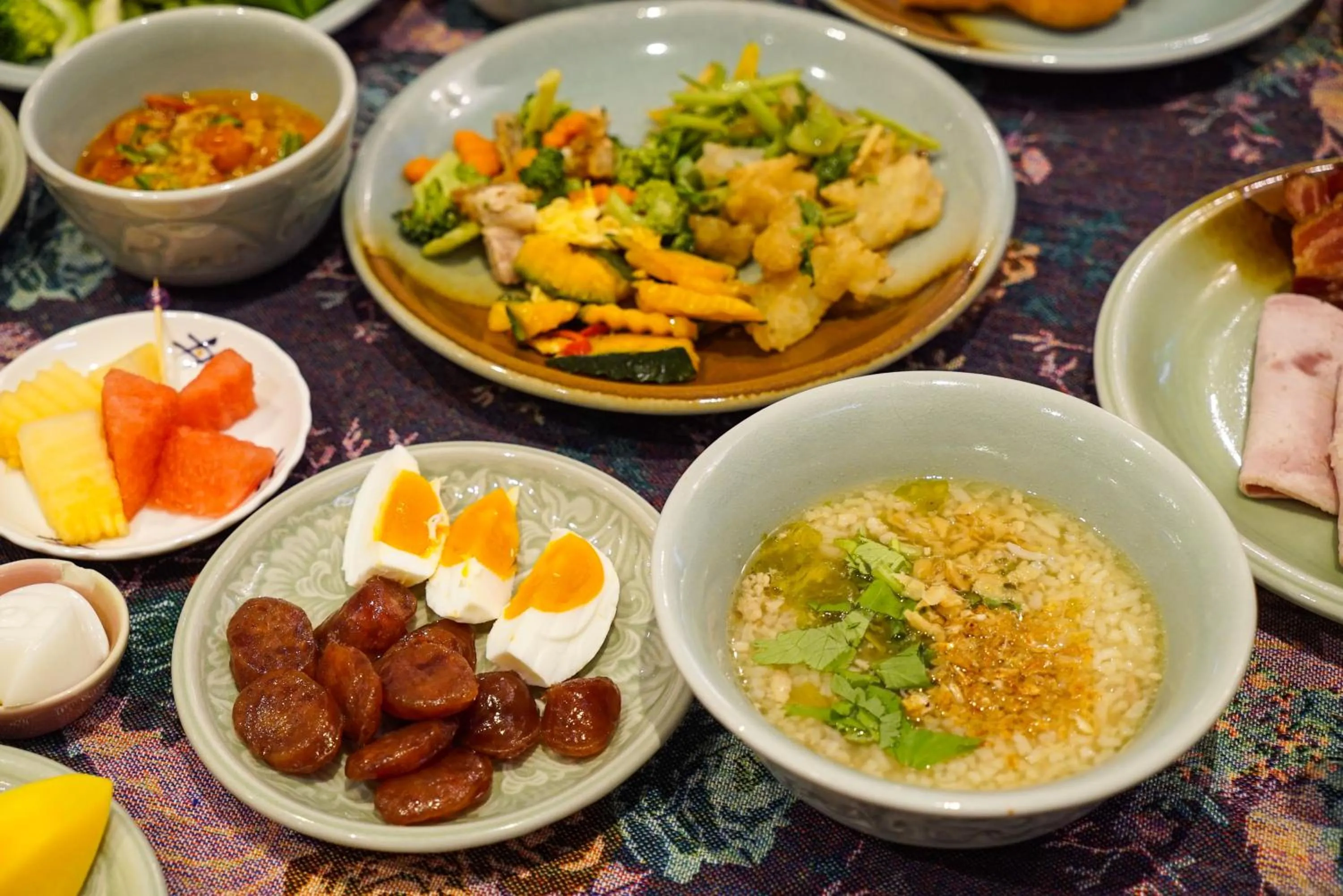 Breakfast in At Pingnakorn Nimman Hotel