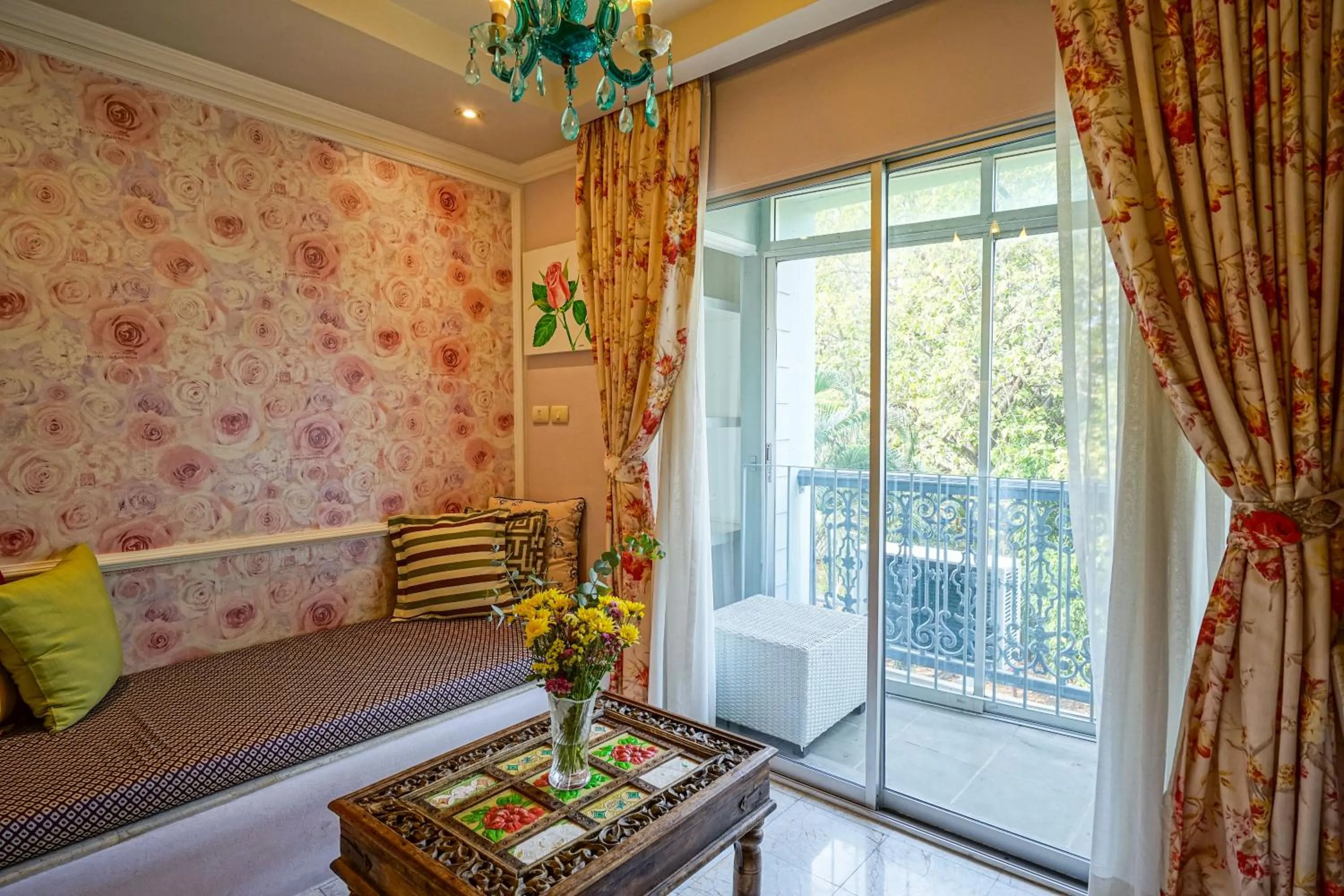 View (from property/room), Bed in At Pingnakorn Nimman Hotel