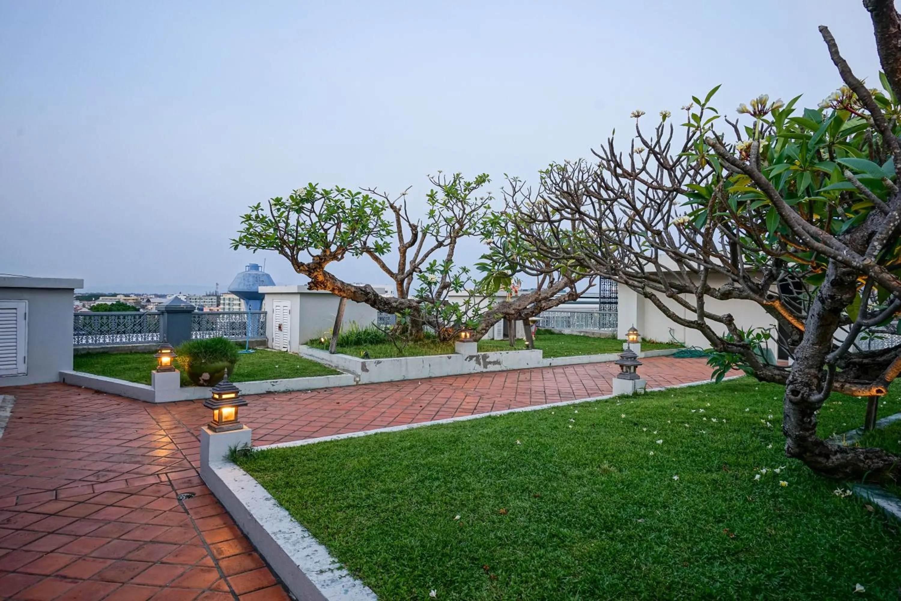 At Pingnakorn Nimman Hotel