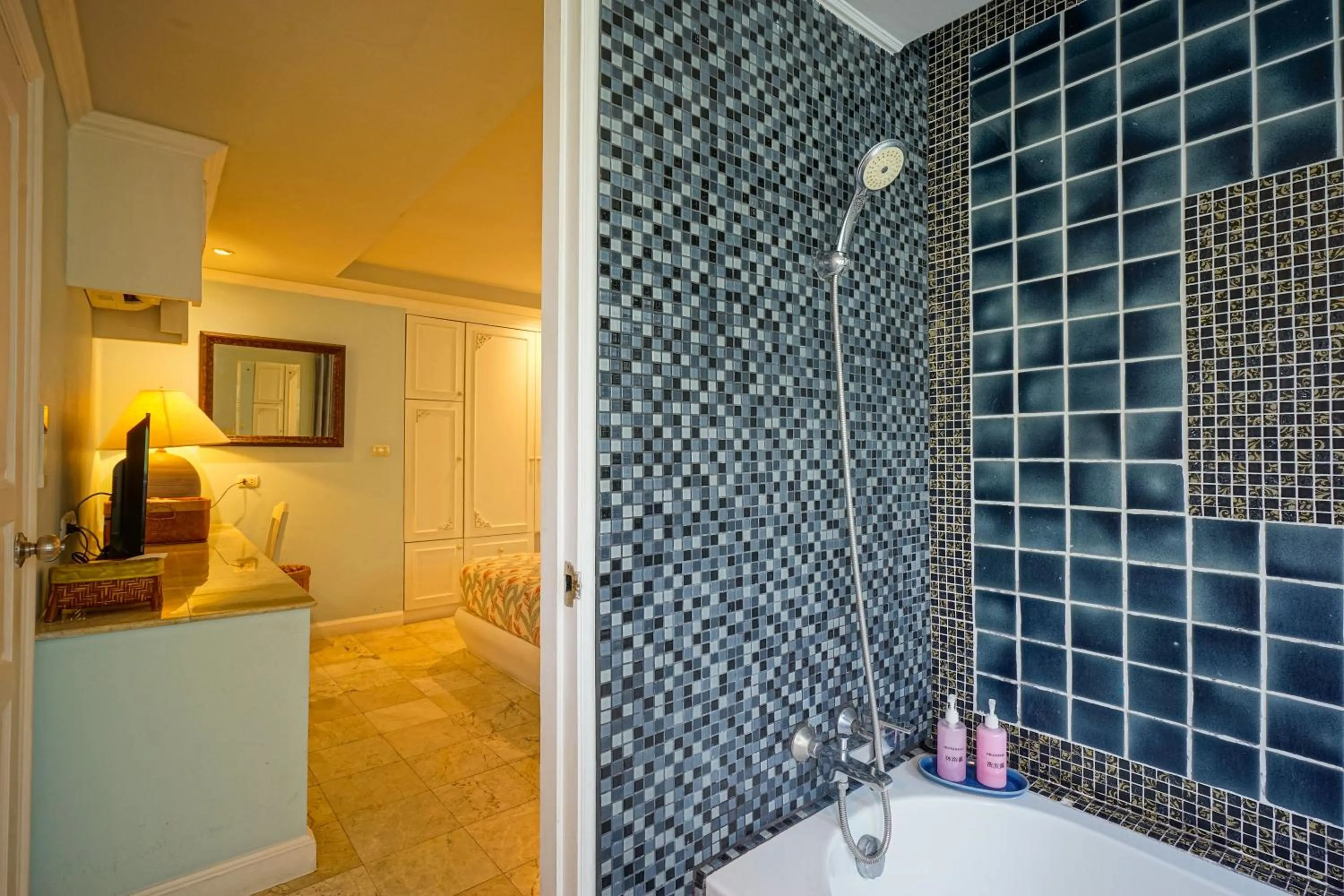 At Pingnakorn Nimman Hotel